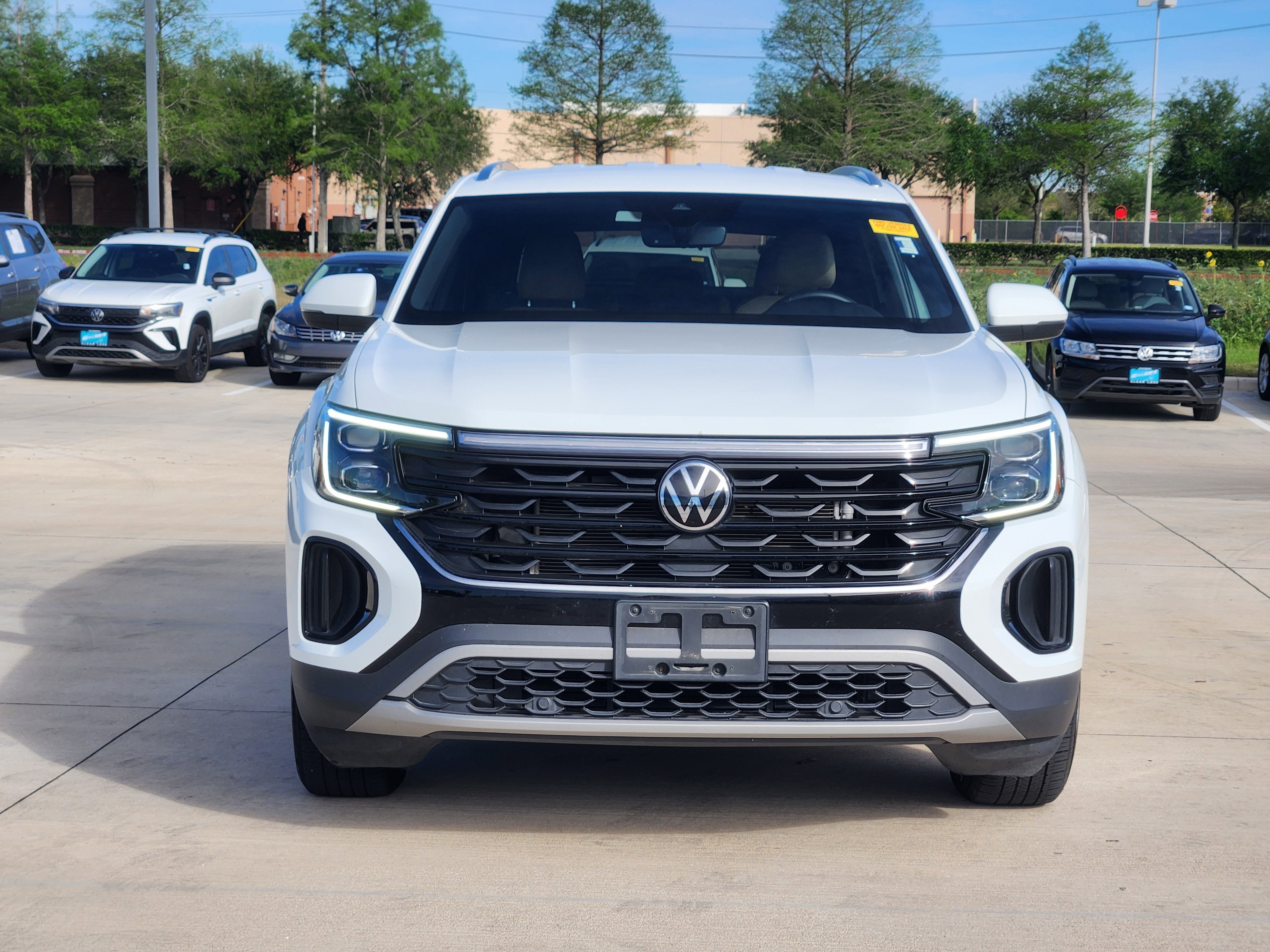 2024 Volkswagen Atlas Cross Sport 2.0T SE