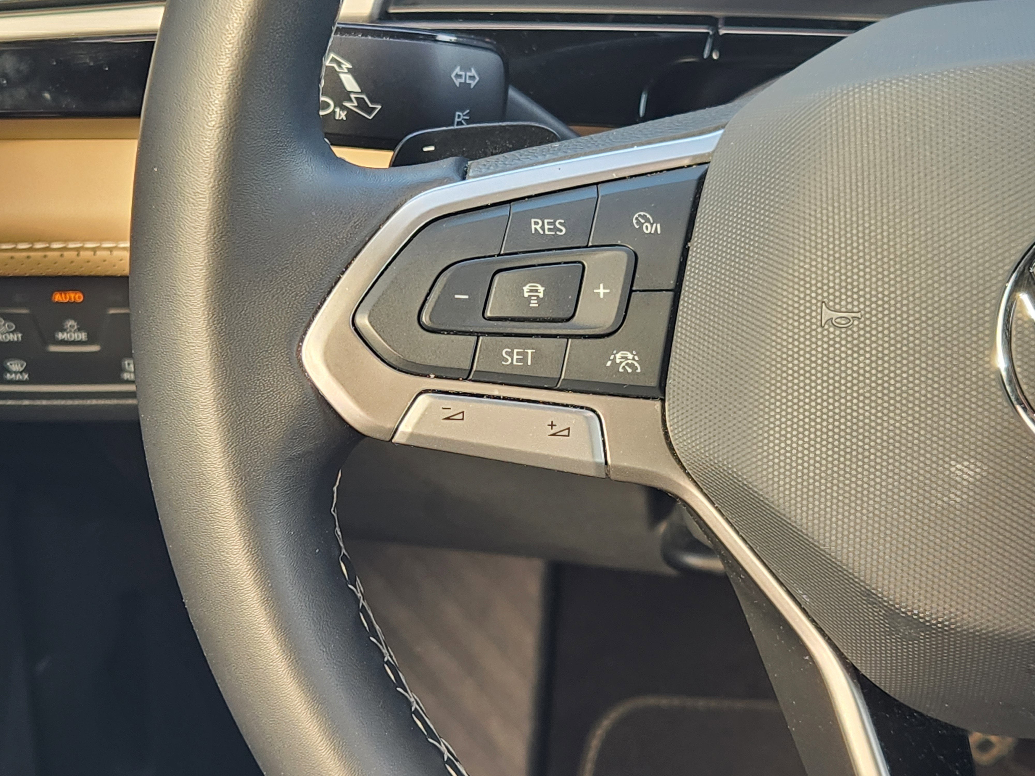 2024 Volkswagen Atlas Cross Sport 2.0T SE