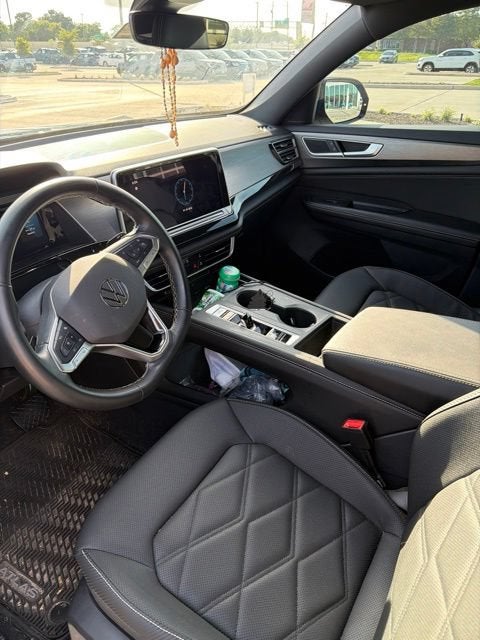 2025 Volkswagen Atlas Cross Sport 2.0T SE