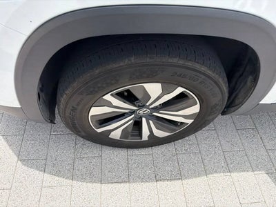 2024 Volkswagen Atlas Cross Sport 2.0T SE