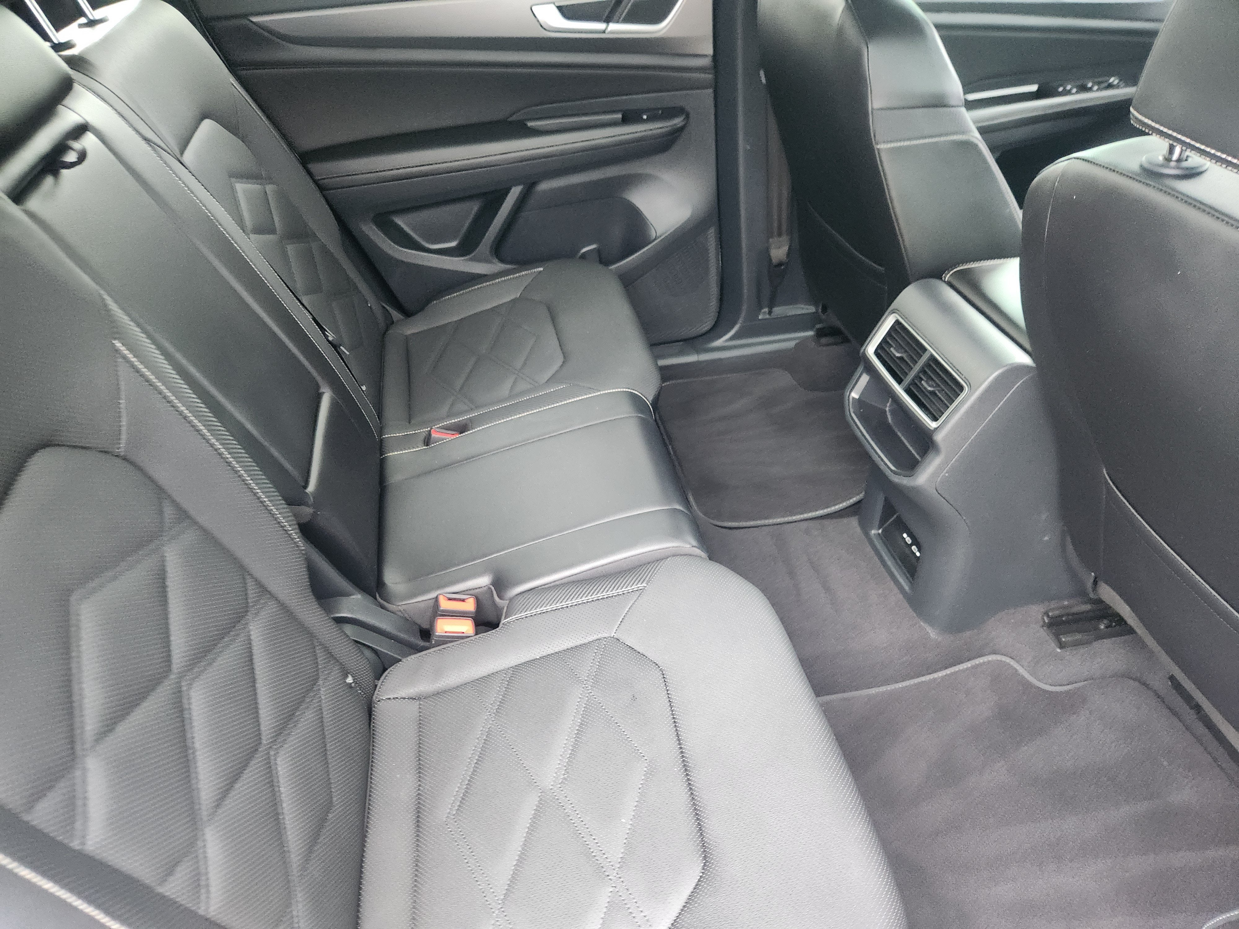 2024 Volkswagen Atlas Cross Sport 2.0T SE