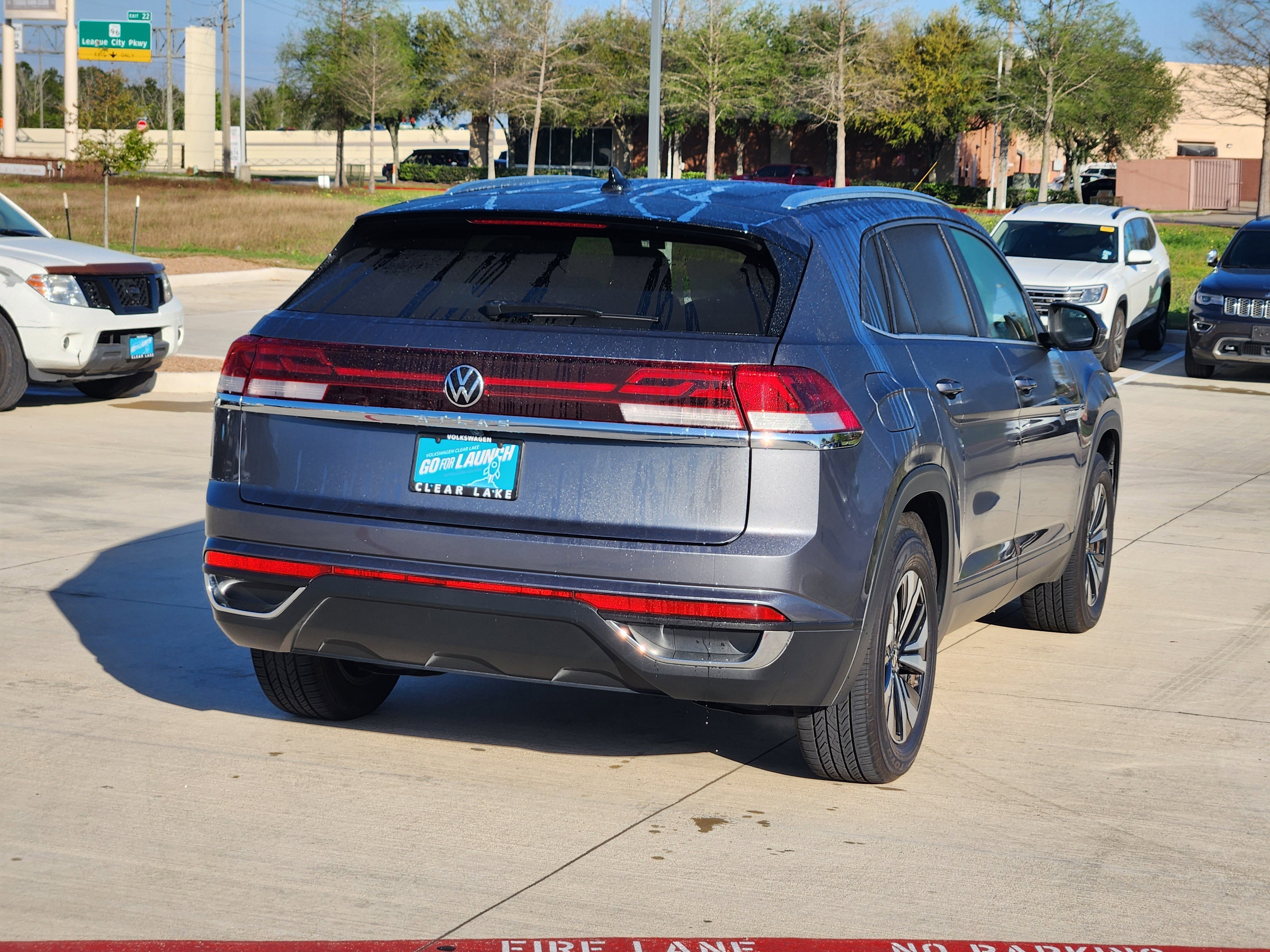 2024 Volkswagen Atlas Cross Sport 2.0T SE