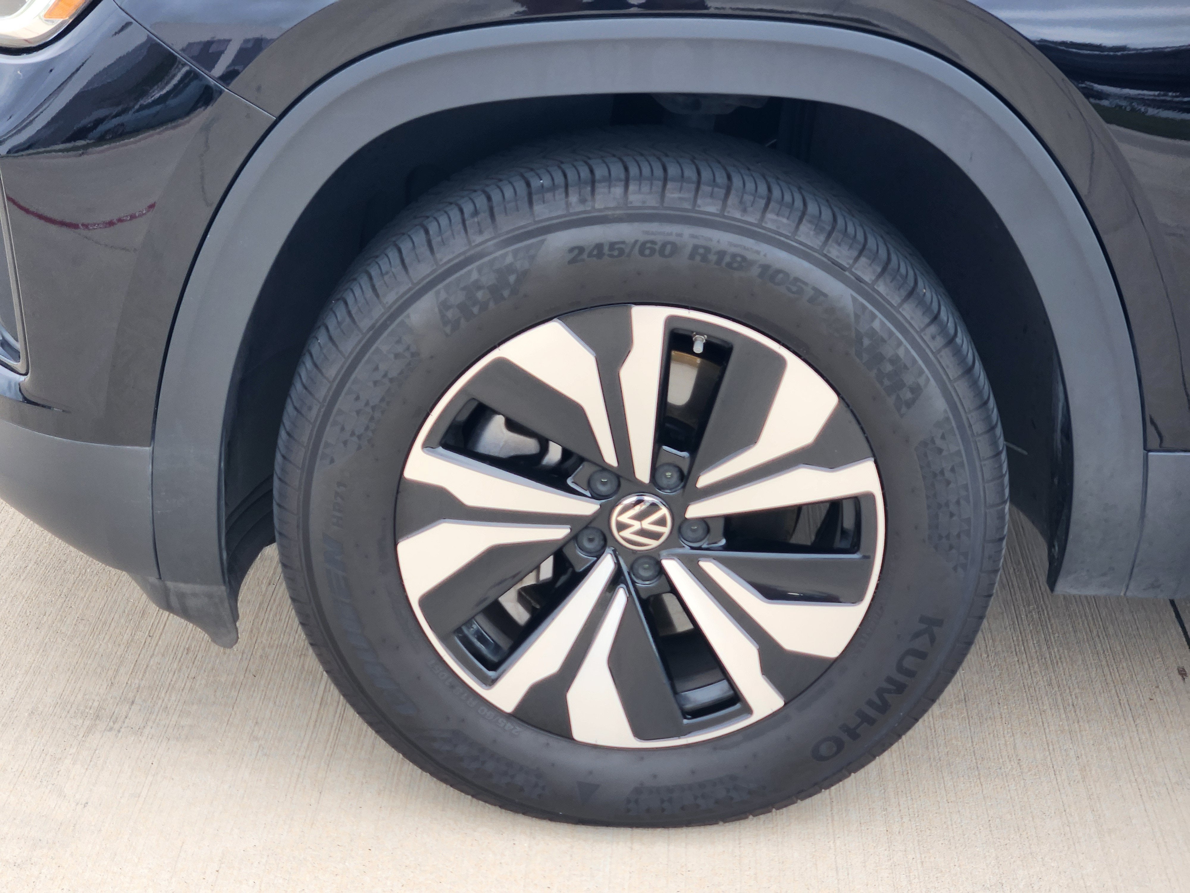 2024 Volkswagen Atlas Cross Sport 2.0T SE