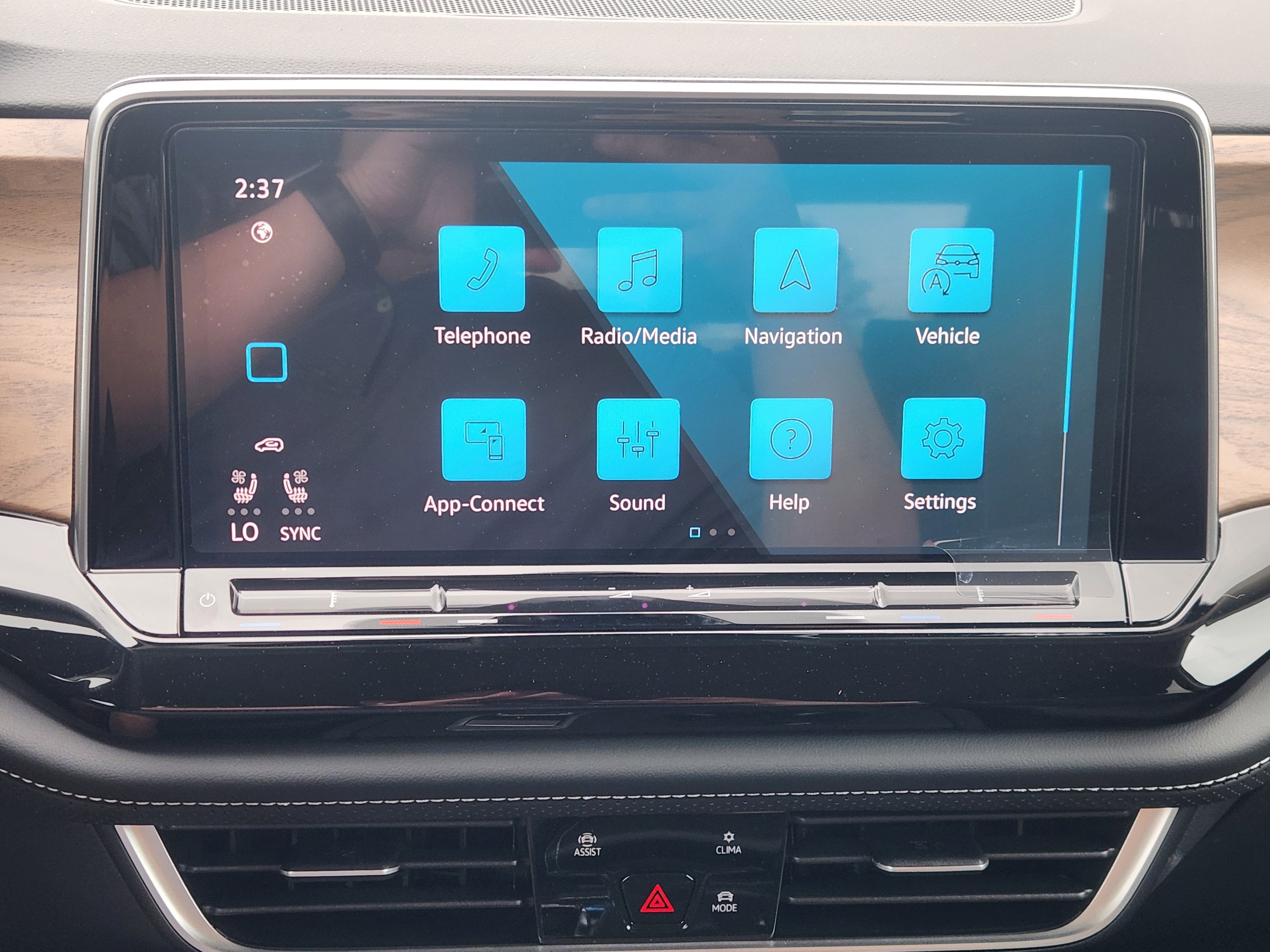 2026 Volkswagen Atlas 2.0T SE