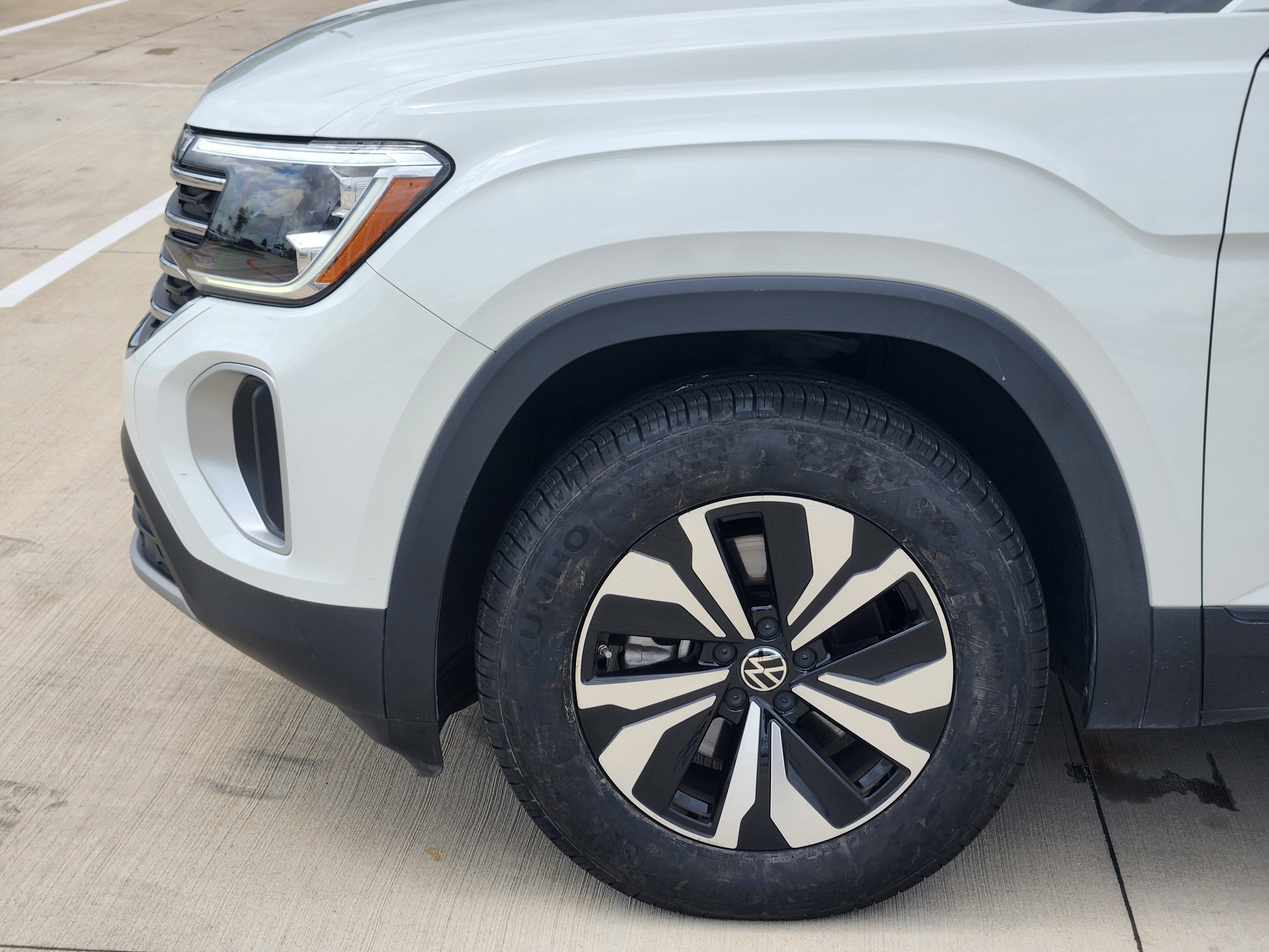 2025 Volkswagen Atlas 2.0T SE