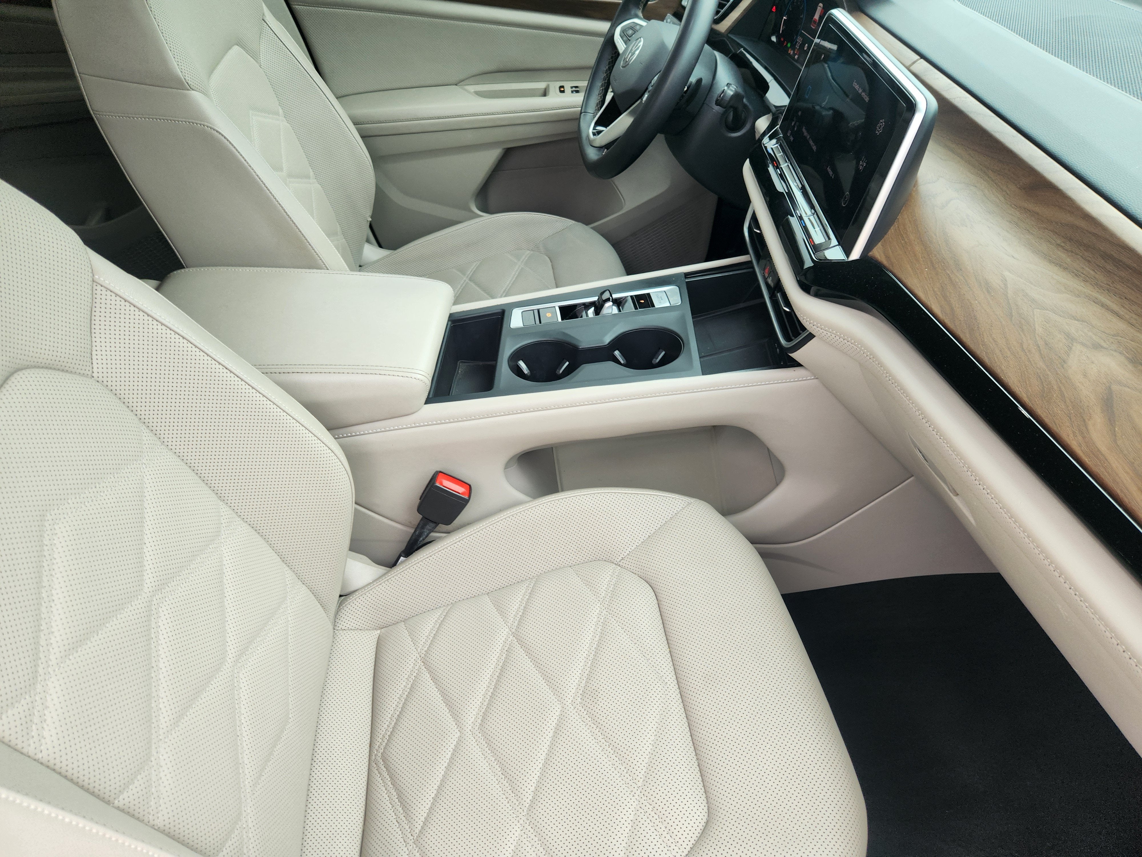 2024 Volkswagen Atlas 2.0T SE