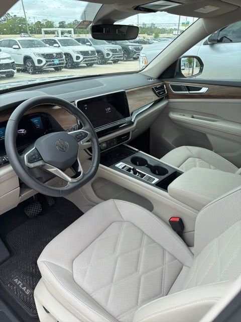 2024 Volkswagen Atlas 2.0T SE