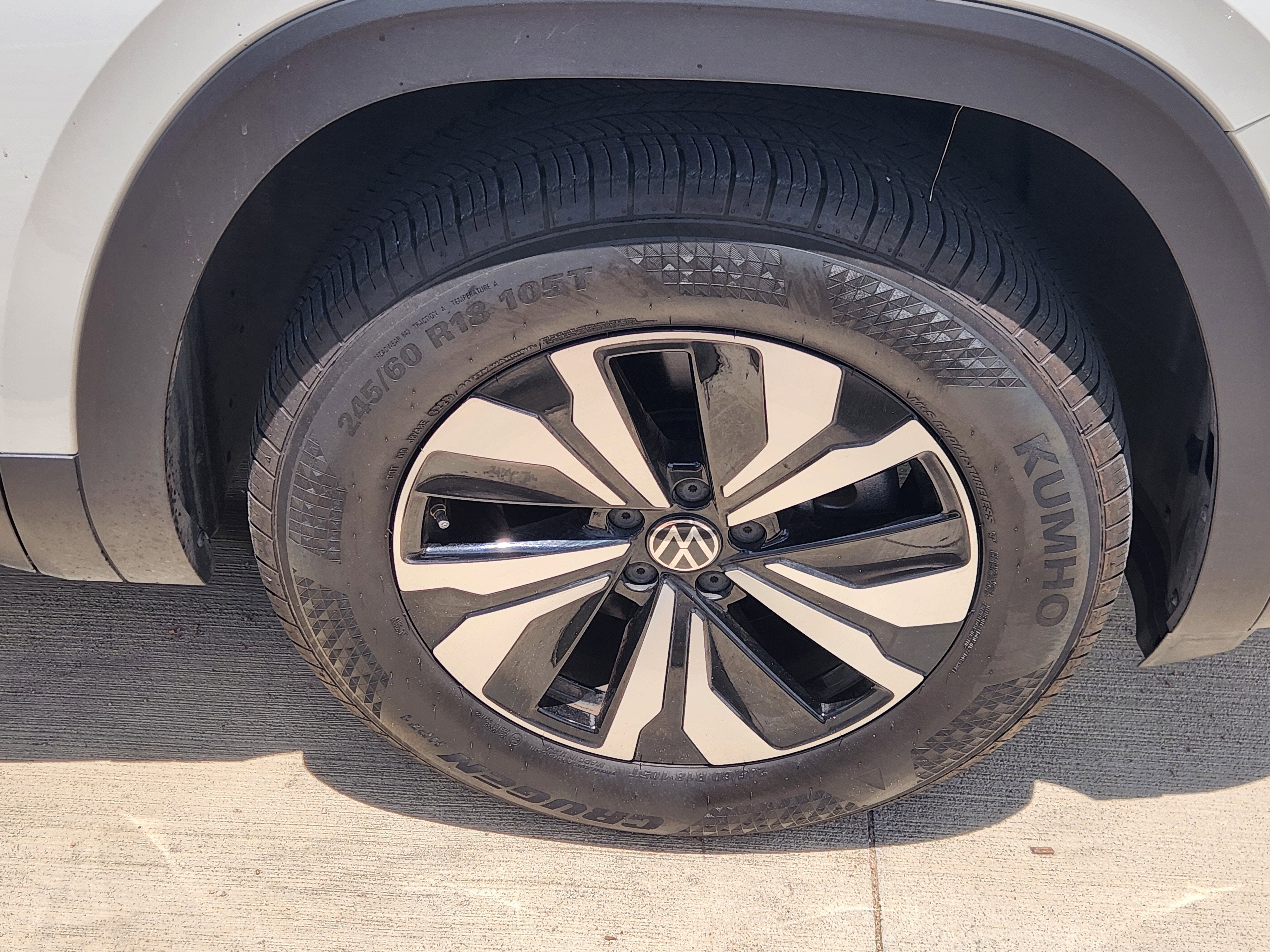 2025 Volkswagen Atlas 2.0T SE