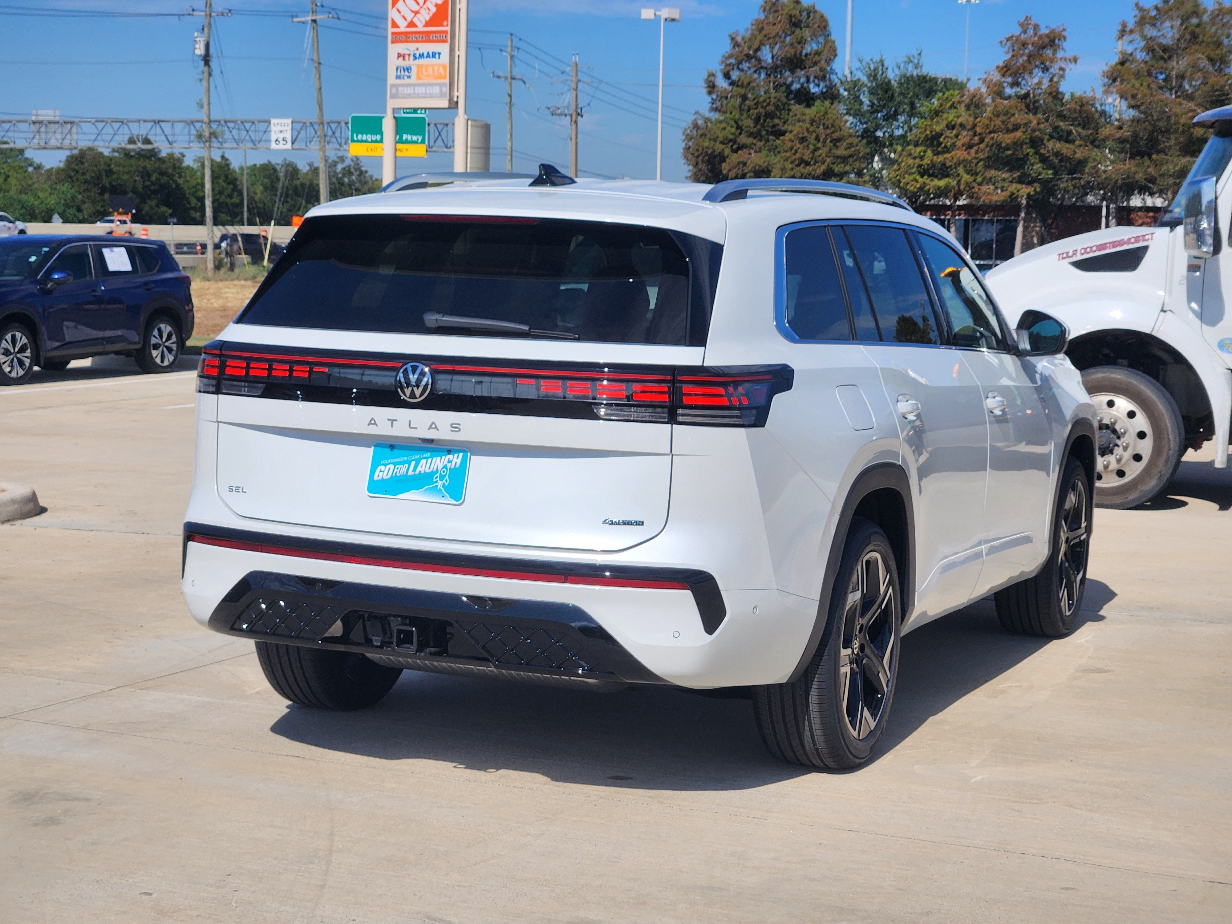 2027 Volkswagen Atlas SEL Premium R-Line