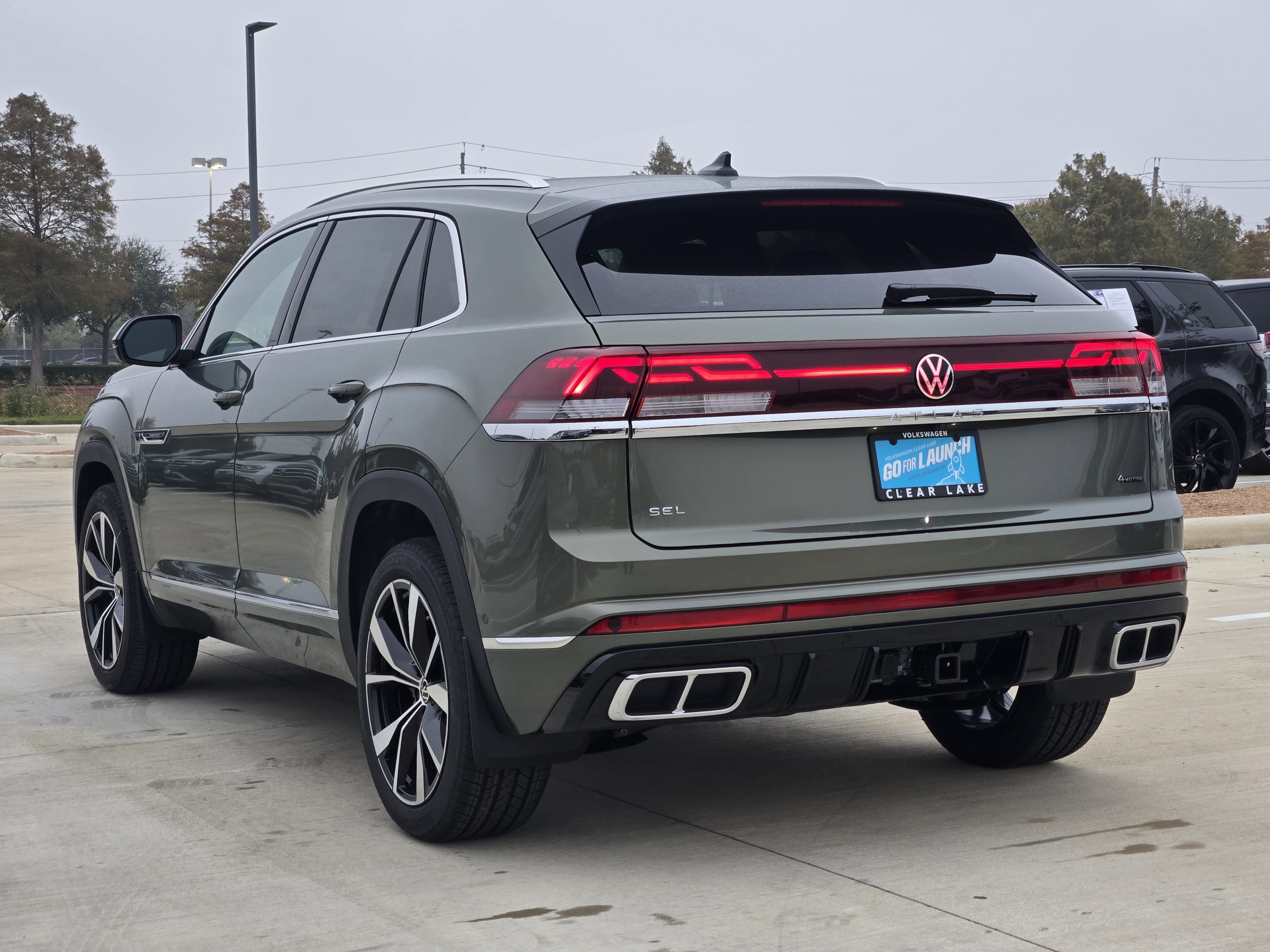 2026 Volkswagen Atlas Cross Sport 2.0T SEL Premium R-Line