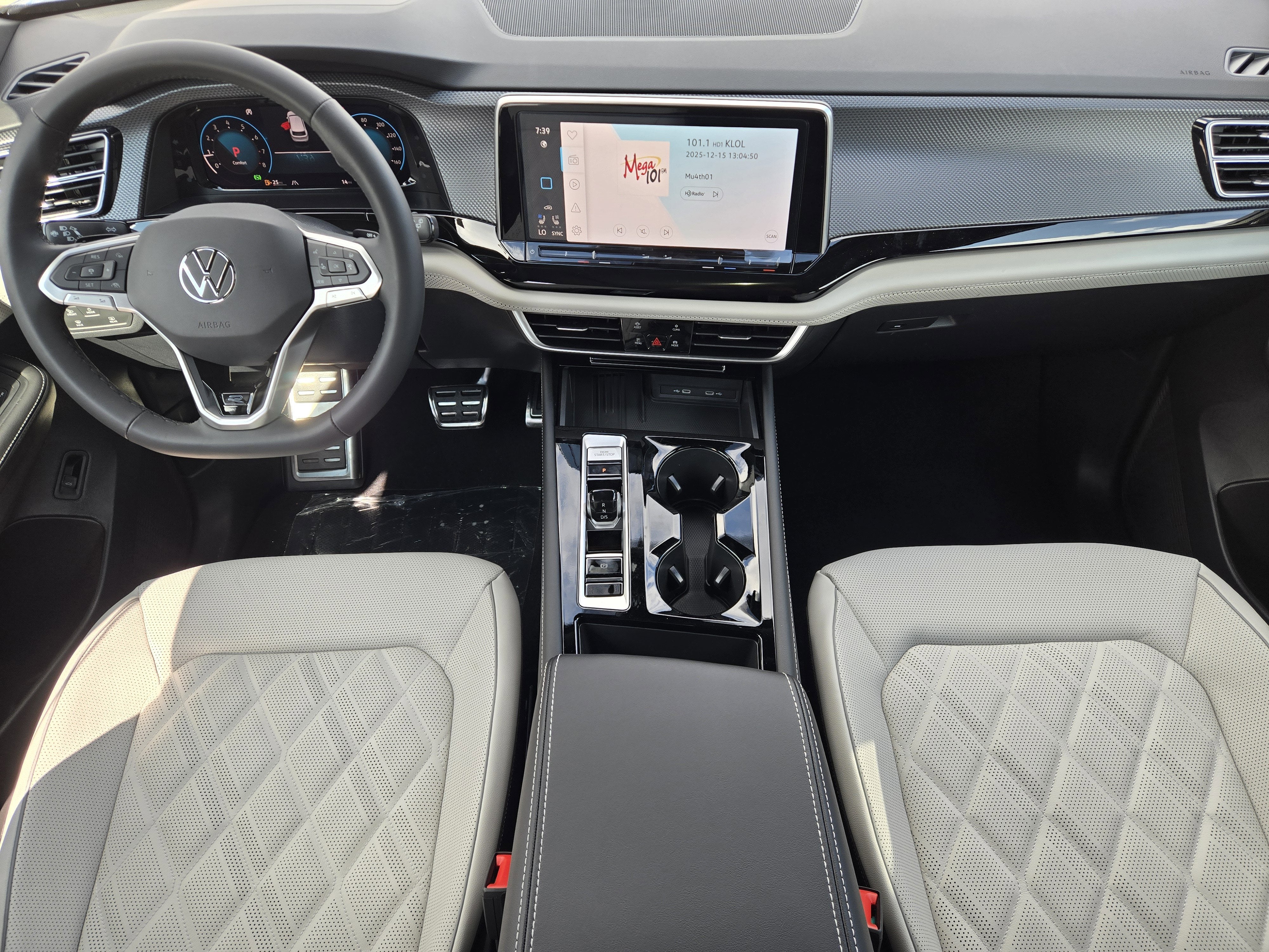 2026 Volkswagen Atlas Cross Sport 2.0T SEL Premium R-Line