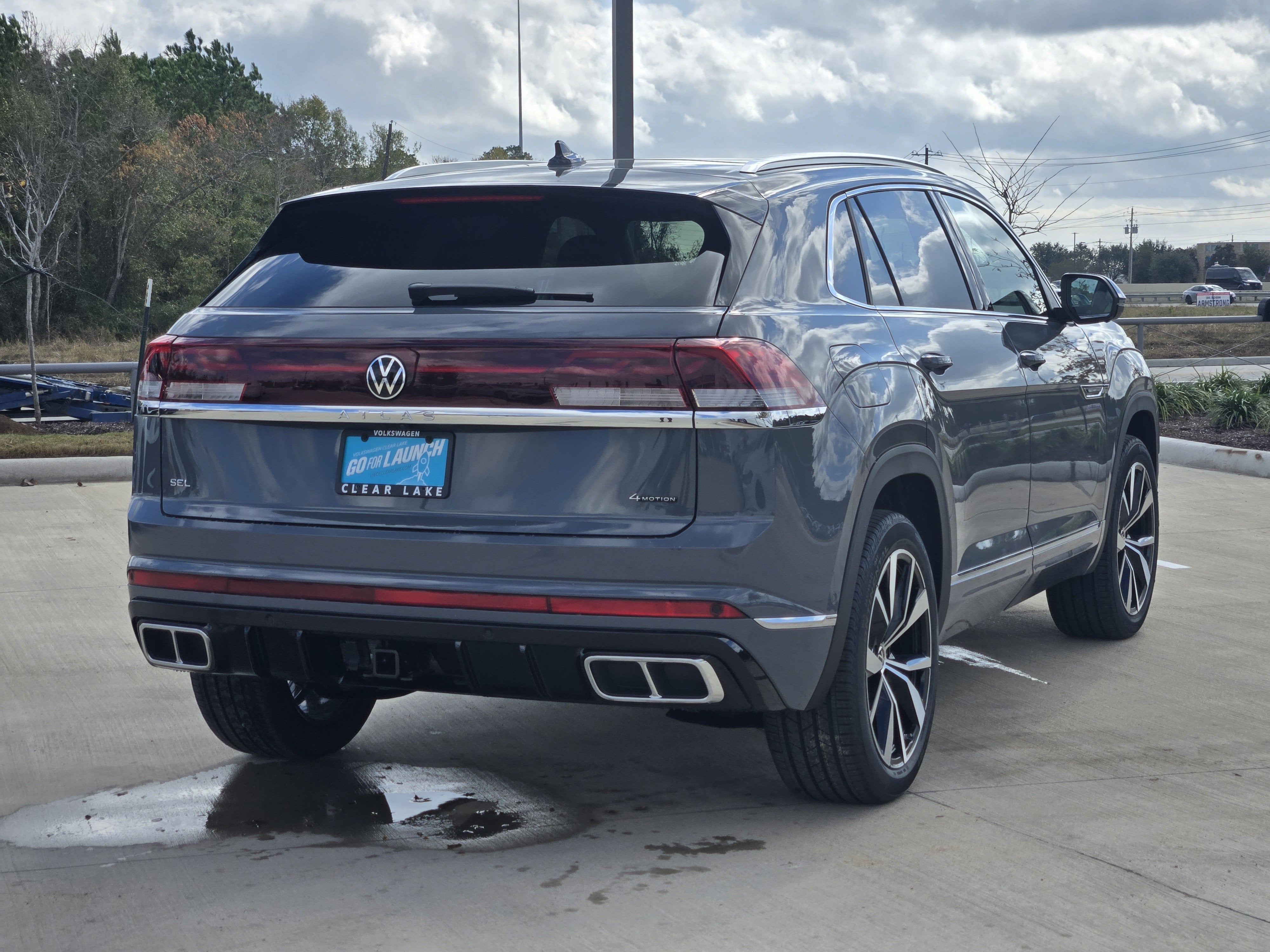 2026 Volkswagen Atlas Cross Sport 2.0T SEL Premium R-Line