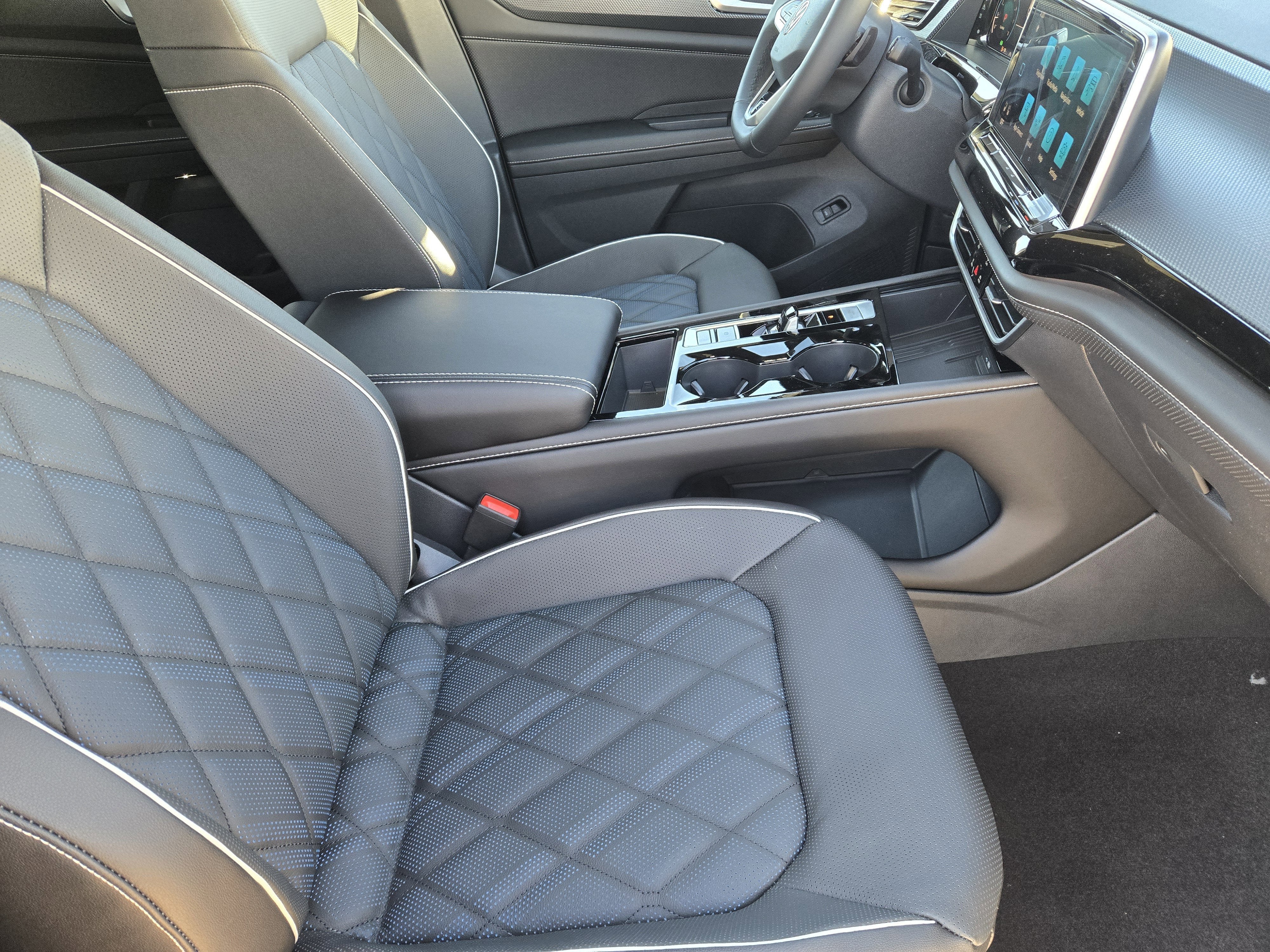 2026 Volkswagen Atlas Cross Sport 2.0T SEL Premium R-Line