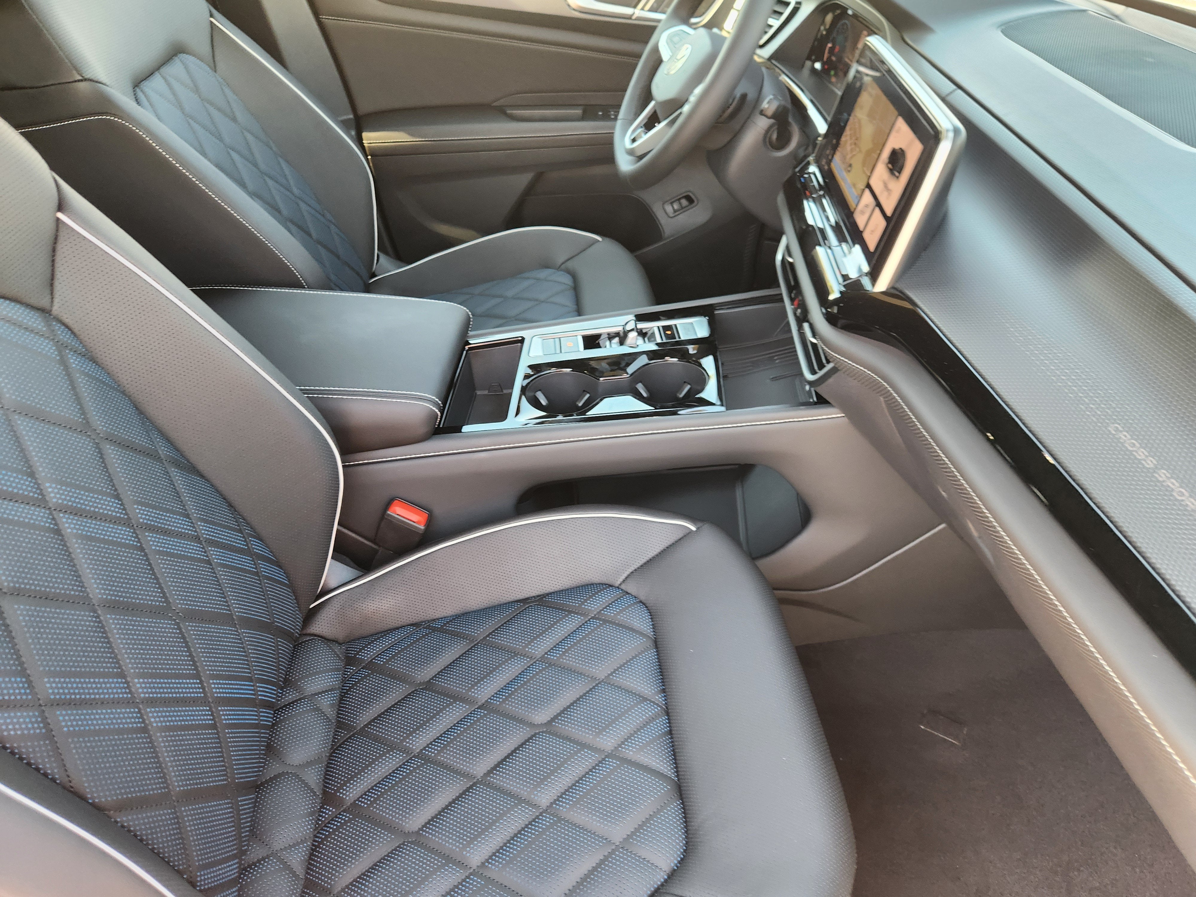 2026 Volkswagen Atlas Cross Sport 2.0T SEL Premium R-Line