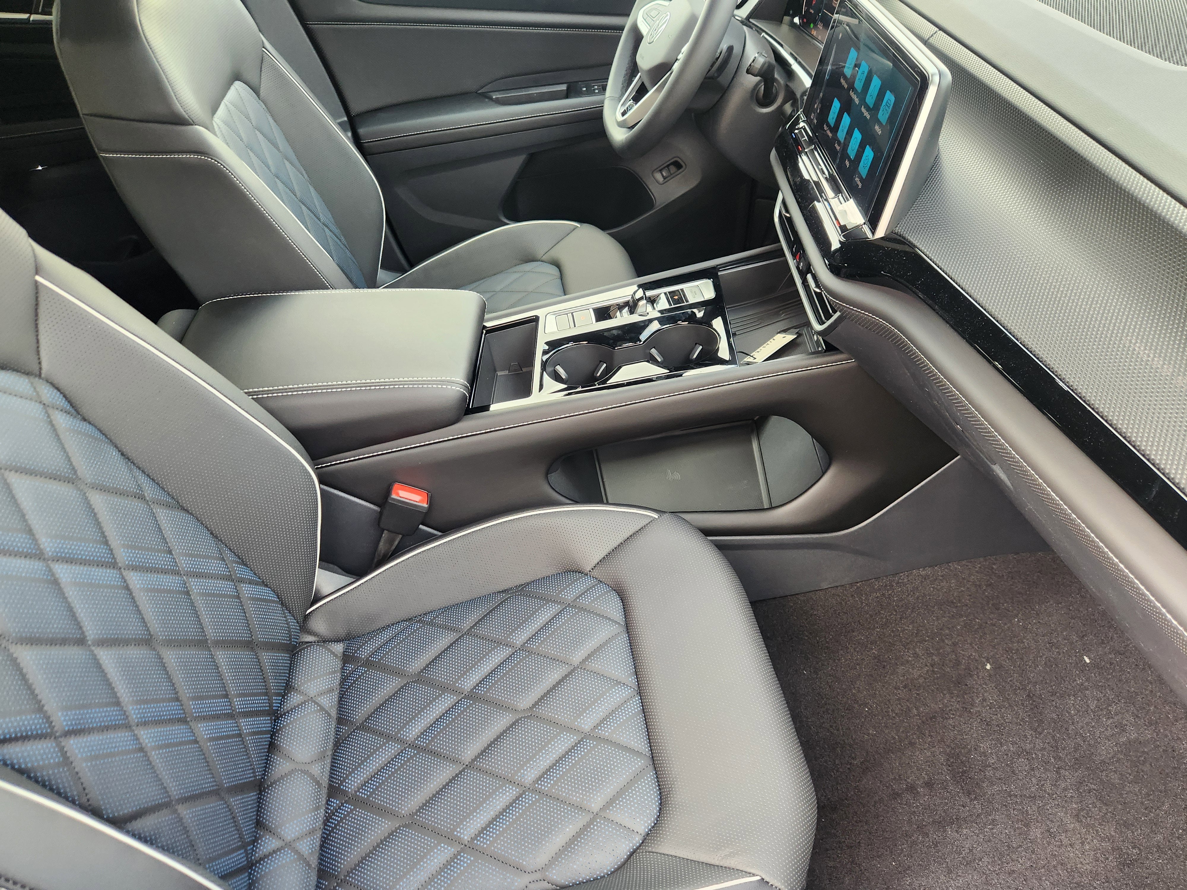 2026 Volkswagen Atlas Cross Sport 2.0T SEL Premium R-Line