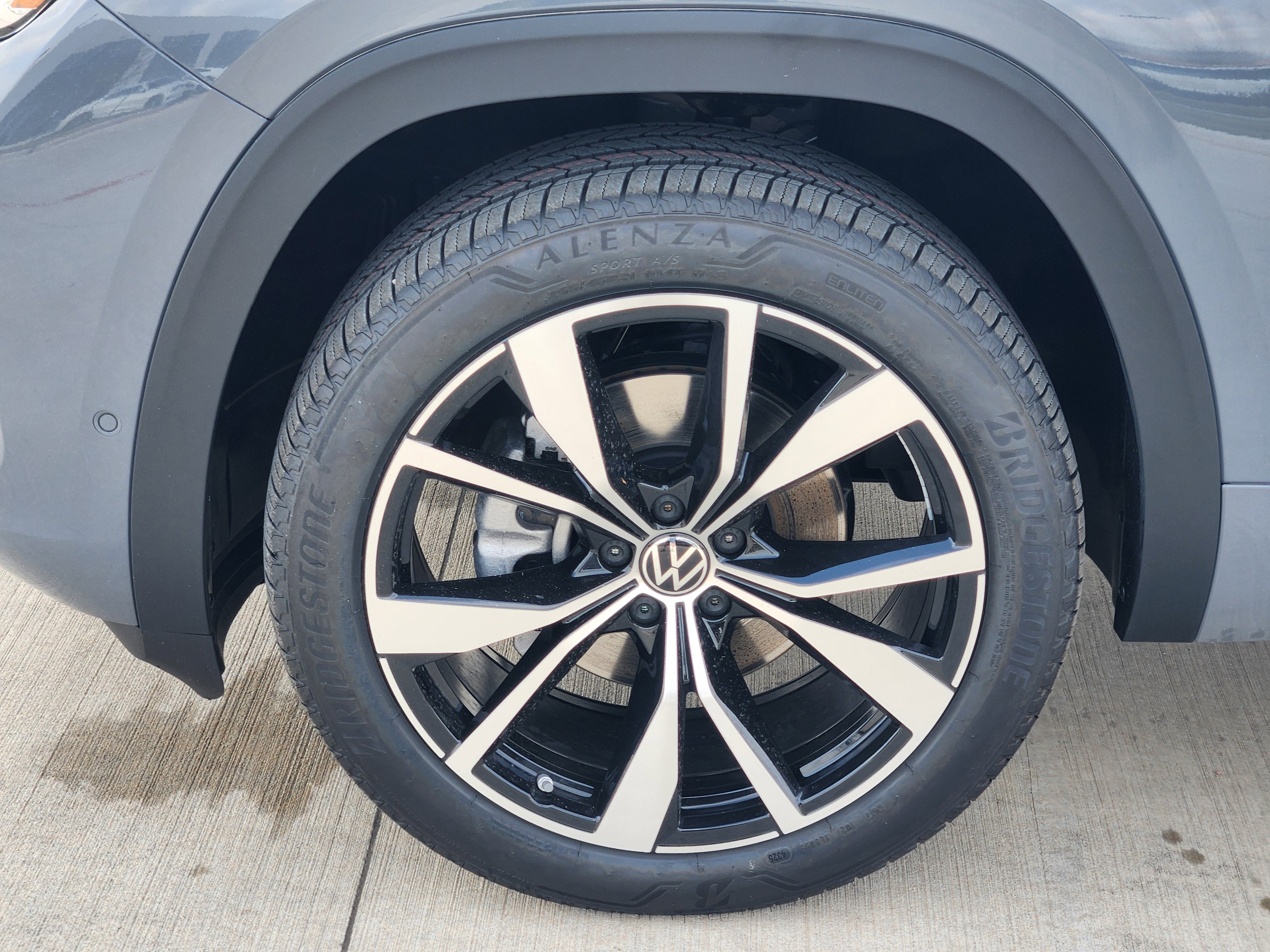 2026 Volkswagen Atlas Cross Sport 2.0T SEL Premium R-Line