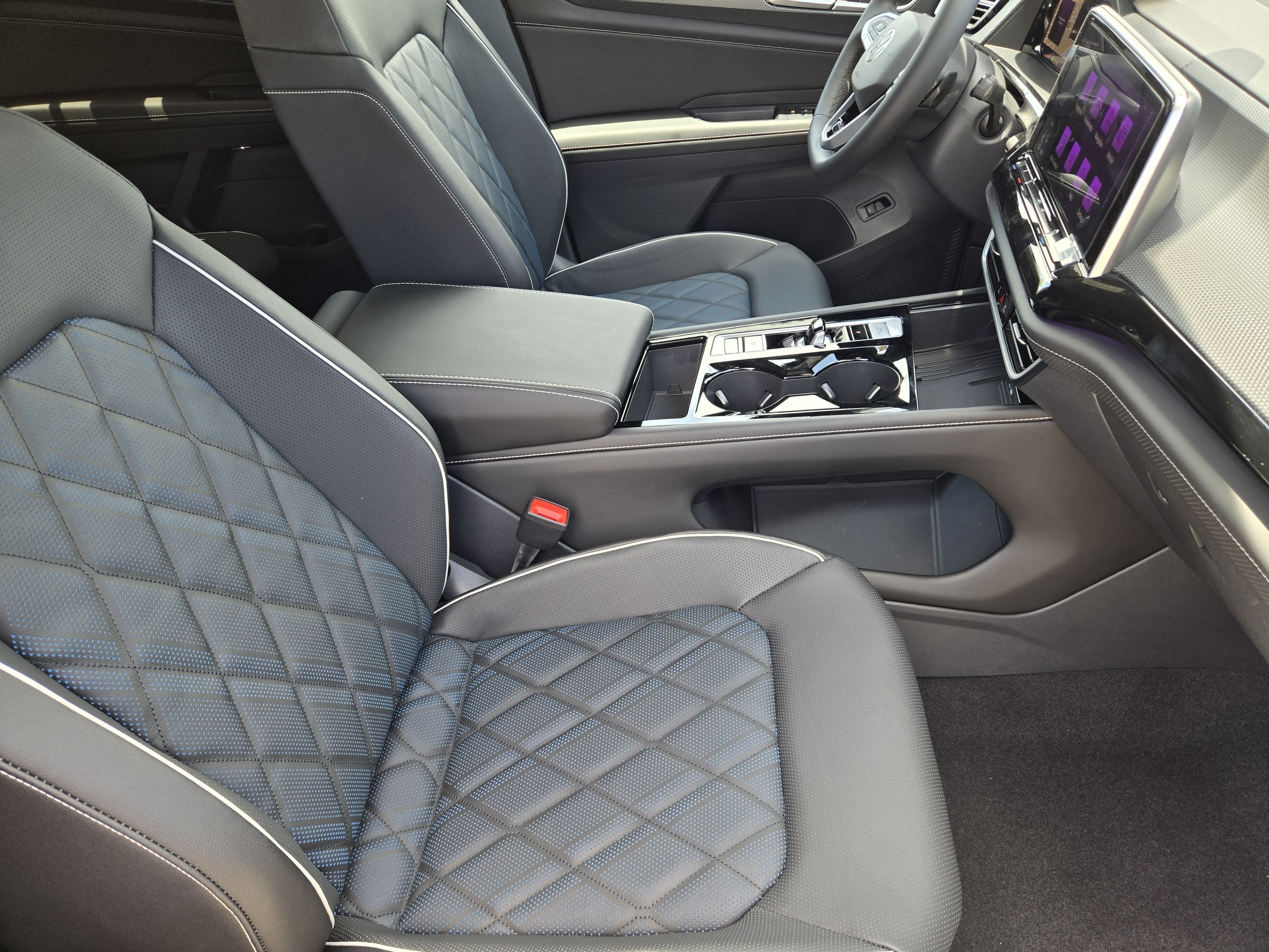 2026 Volkswagen Atlas Cross Sport 2.0T SEL Premium R-Line