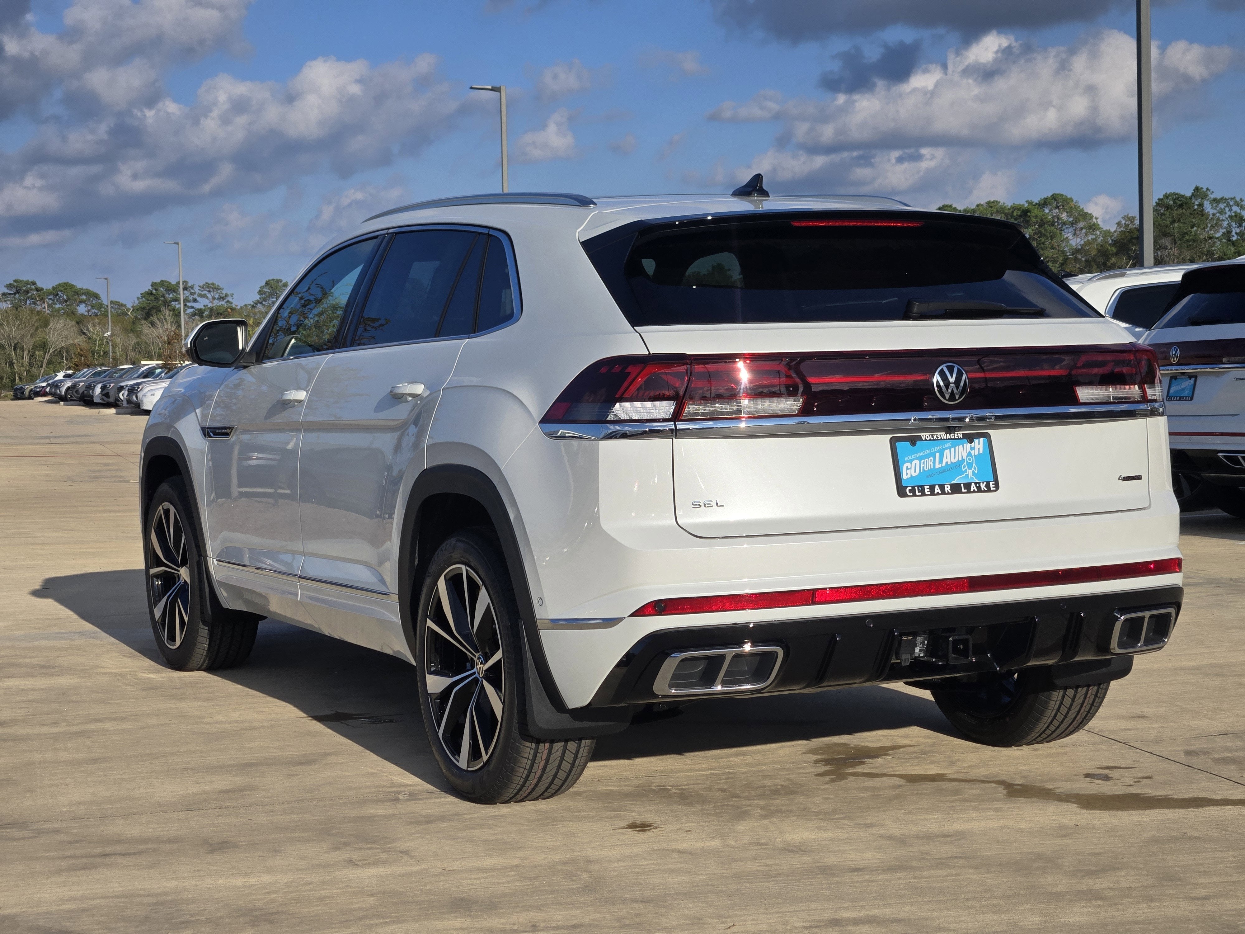 2026 Volkswagen Atlas Cross Sport 2.0T SEL Premium R-Line