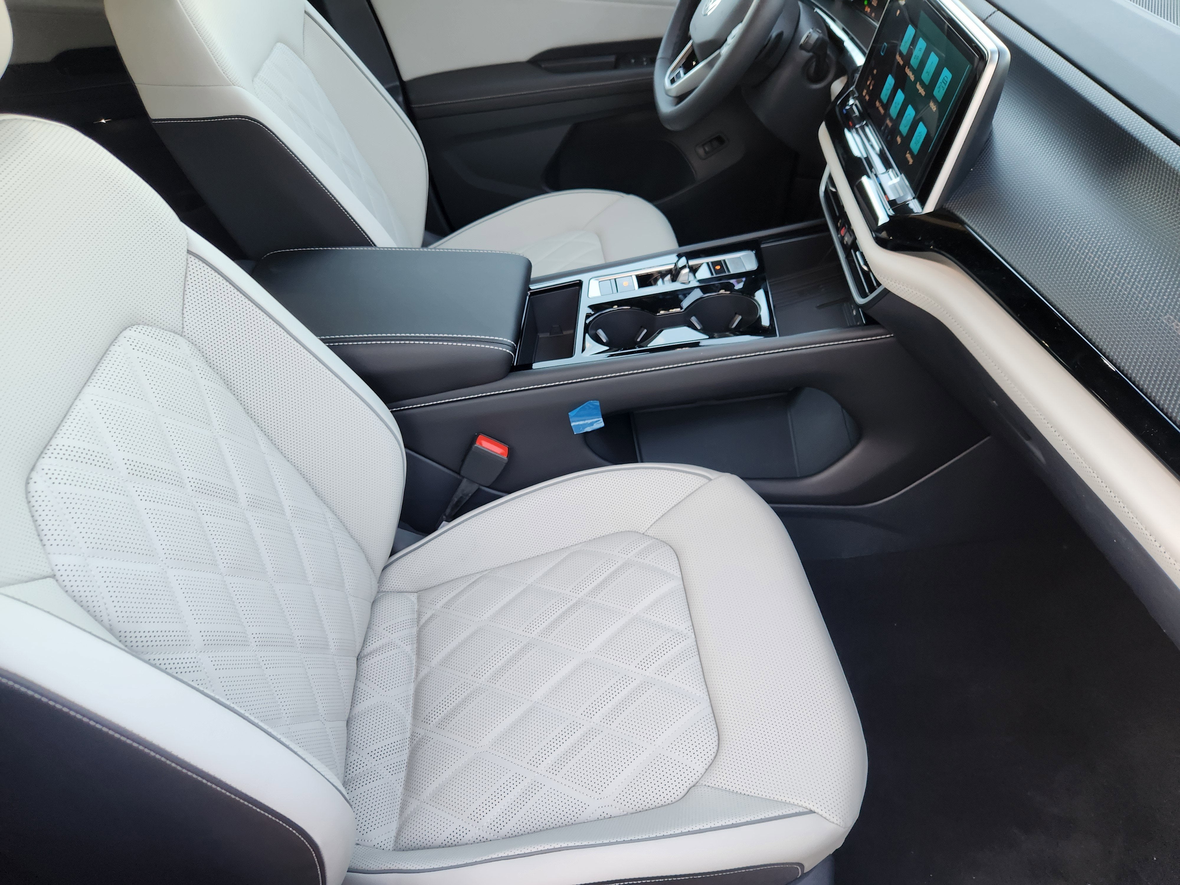 2026 Volkswagen Atlas Cross Sport 2.0T SEL Premium R-Line