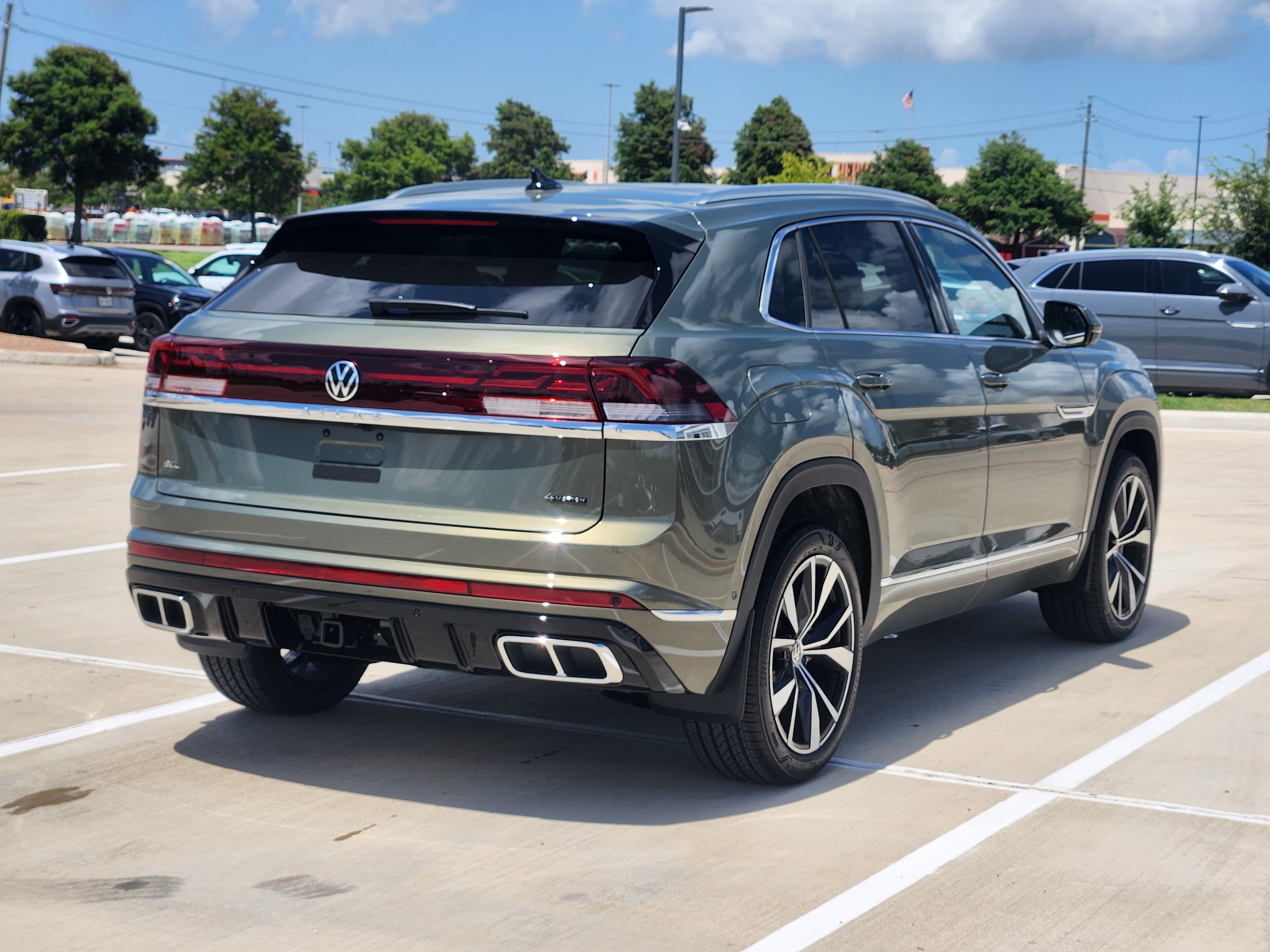2026 Volkswagen Atlas Cross Sport 2.0T SEL Premium R-Line