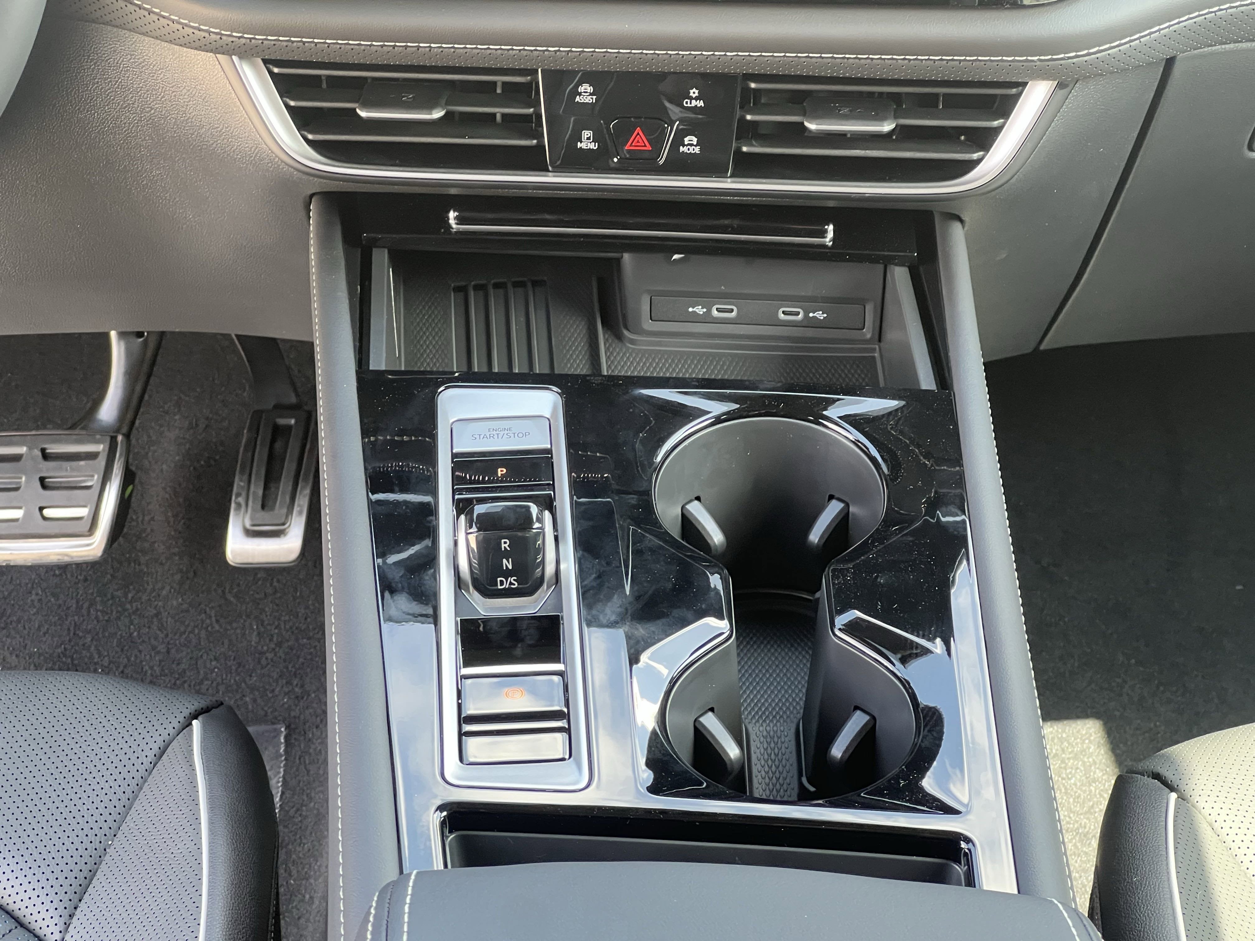 2025 Volkswagen Atlas Cross Sport 2.0T SEL Premium R-Line