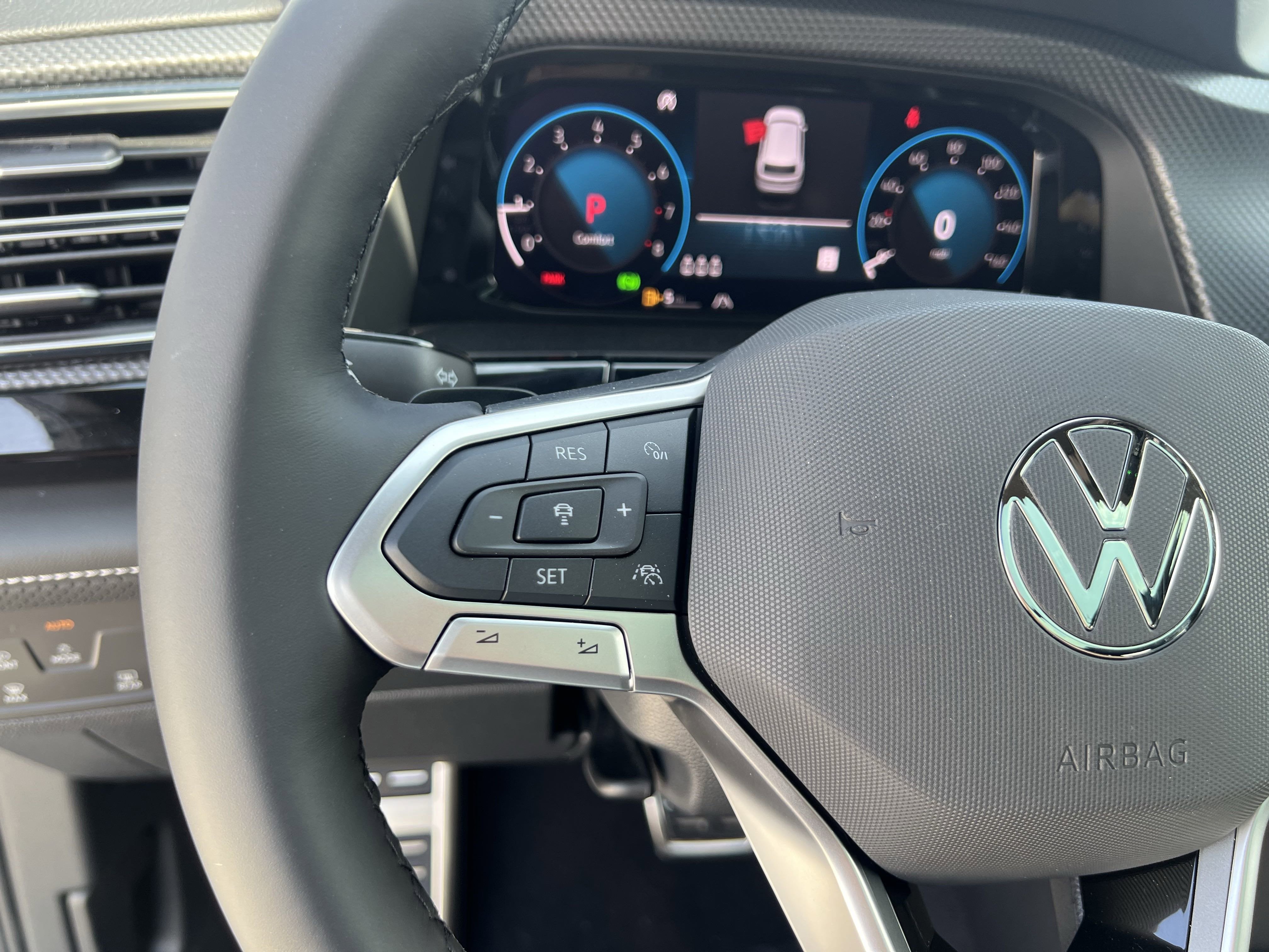 2025 Volkswagen Atlas Cross Sport 2.0T SEL Premium R-Line