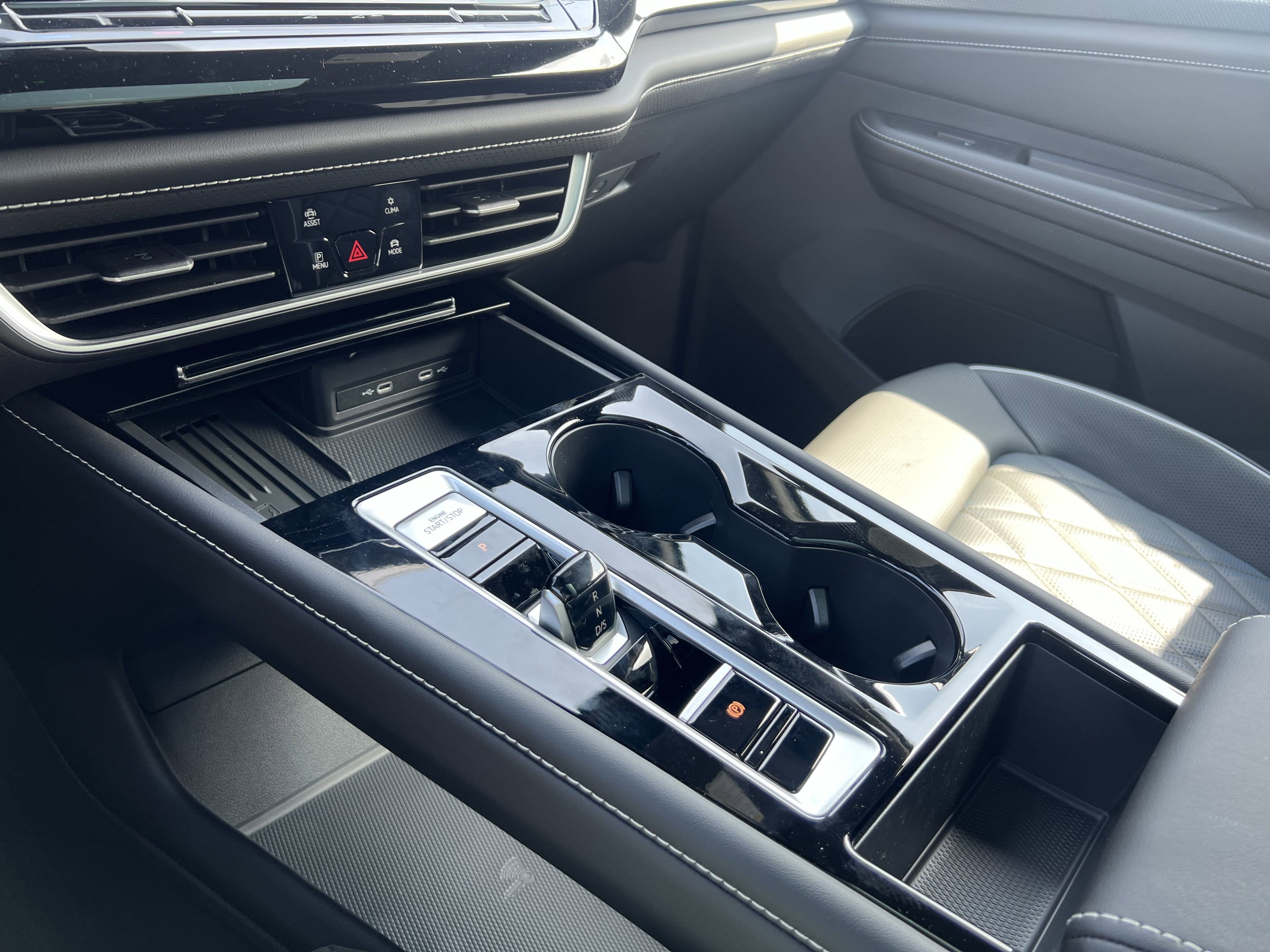 2025 Volkswagen Atlas Cross Sport 2.0T SEL Premium R-Line