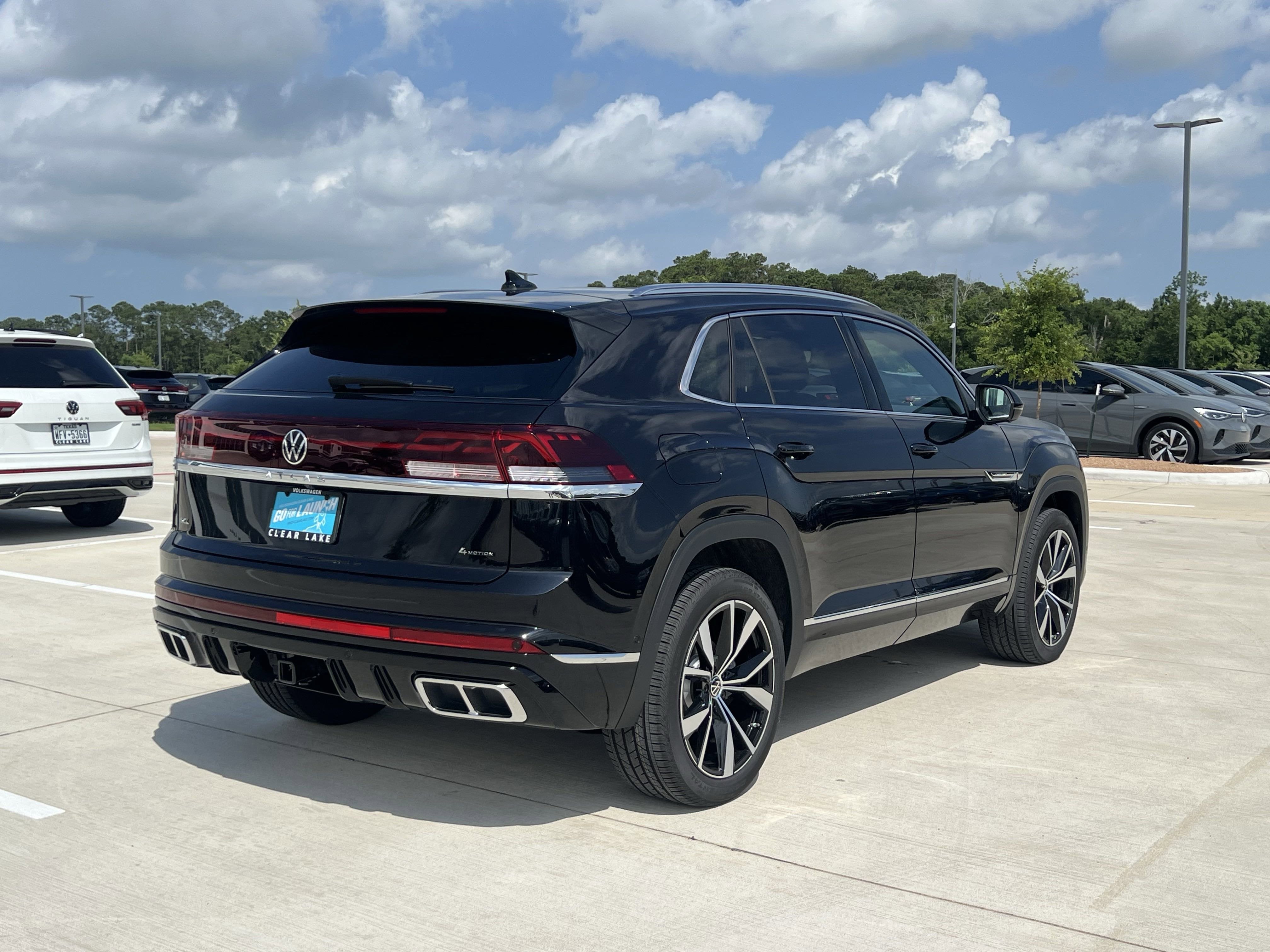 2025 Volkswagen Atlas Cross Sport 2.0T SEL Premium R-Line