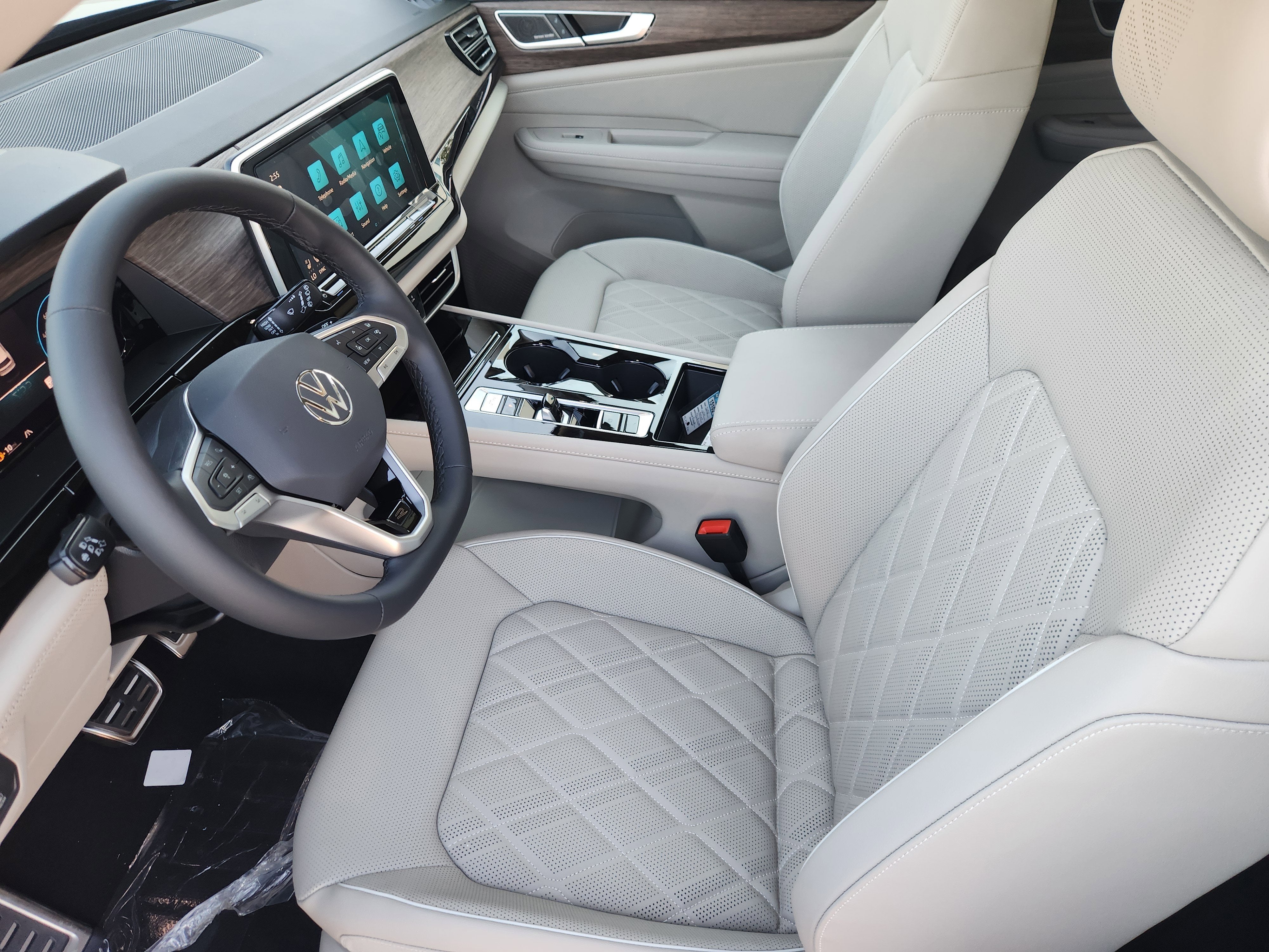 2026 Volkswagen Atlas 2.0T SEL Premium R-Line