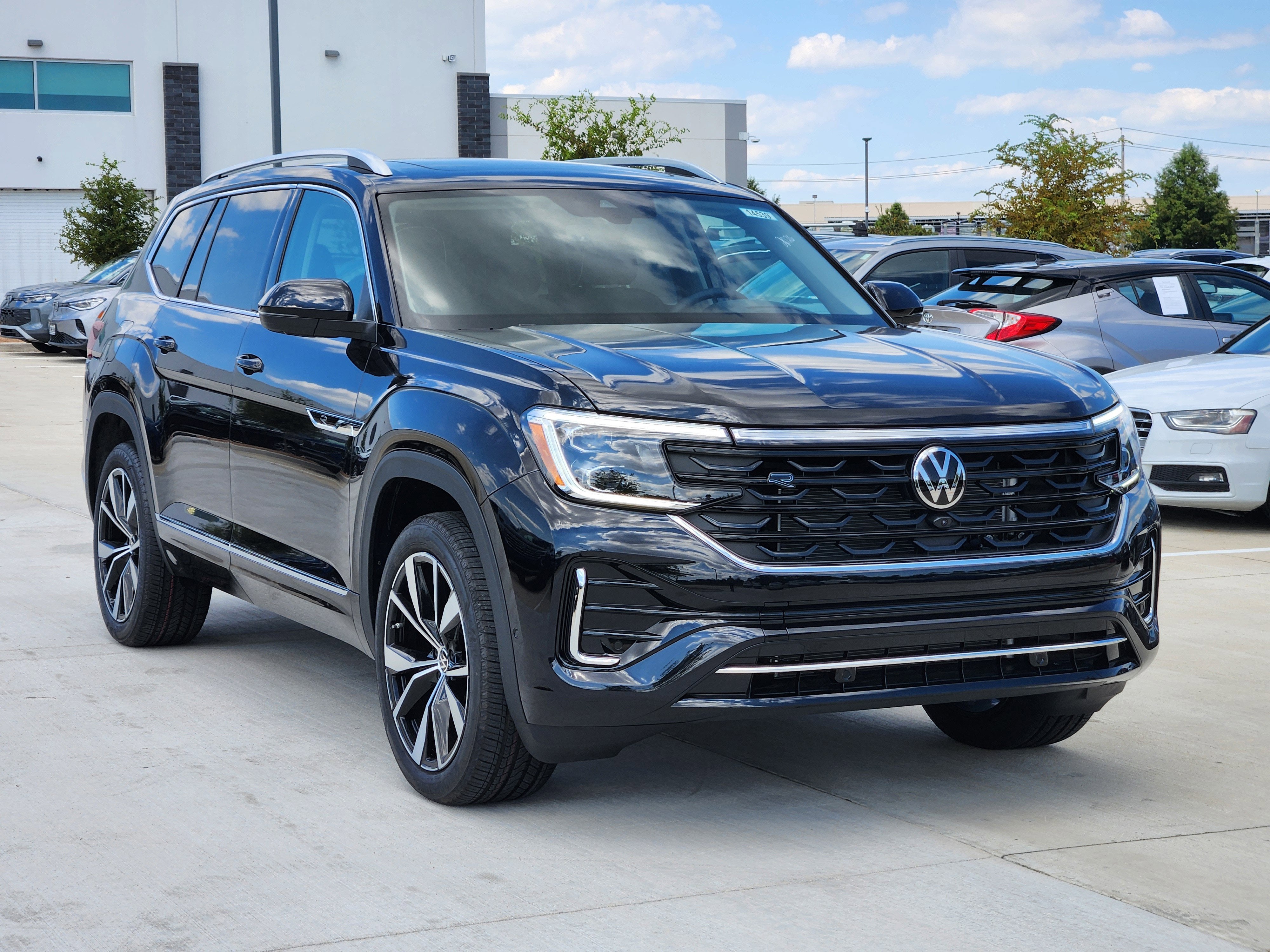 2026 Volkswagen Atlas 2.0T SEL Premium R-Line