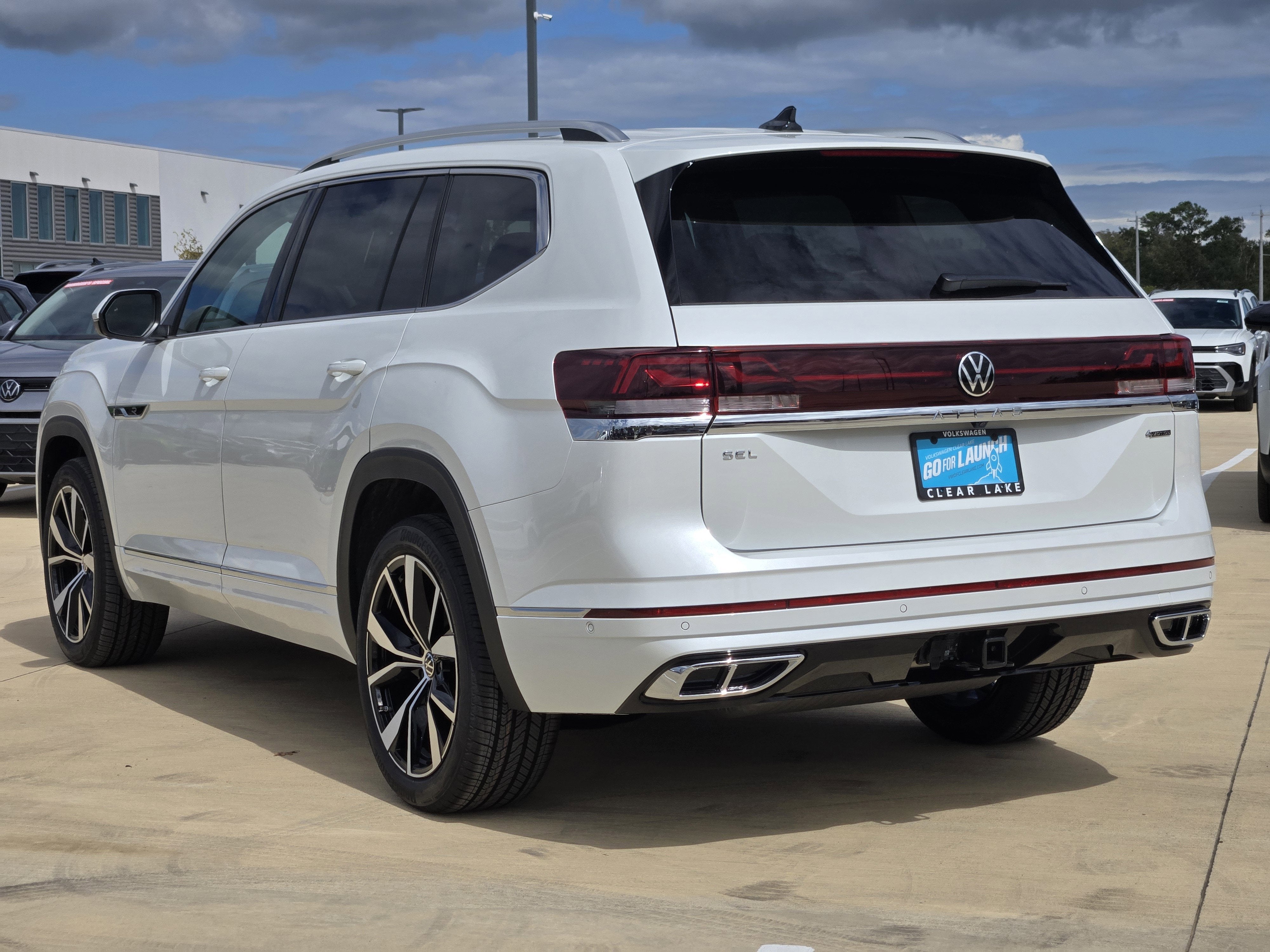 2026 Volkswagen Atlas 2.0T SEL Premium R-Line