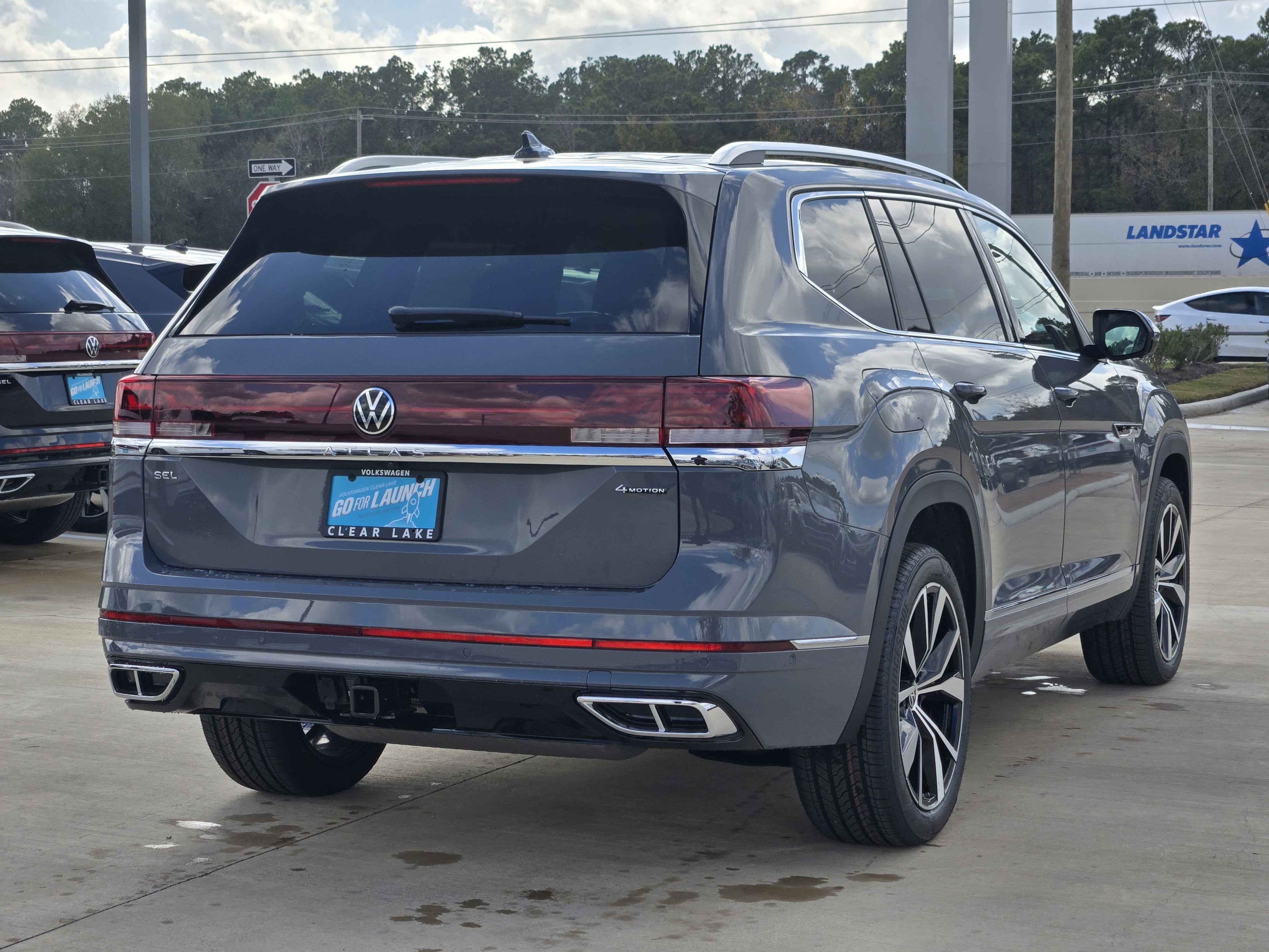 2026 Volkswagen Atlas 2.0T SEL Premium R-Line