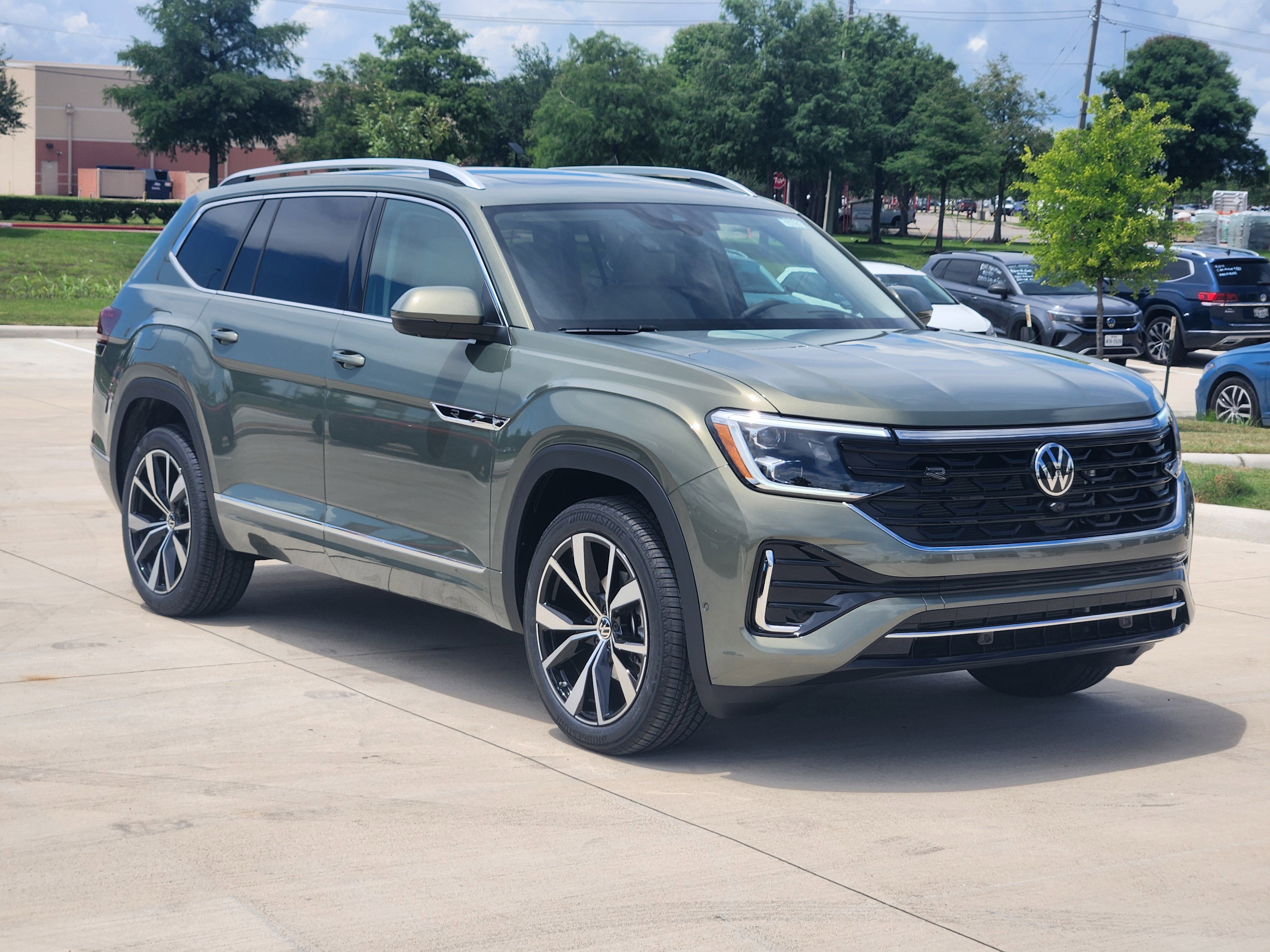 2026 Volkswagen Atlas 2.0T SEL Premium R-Line