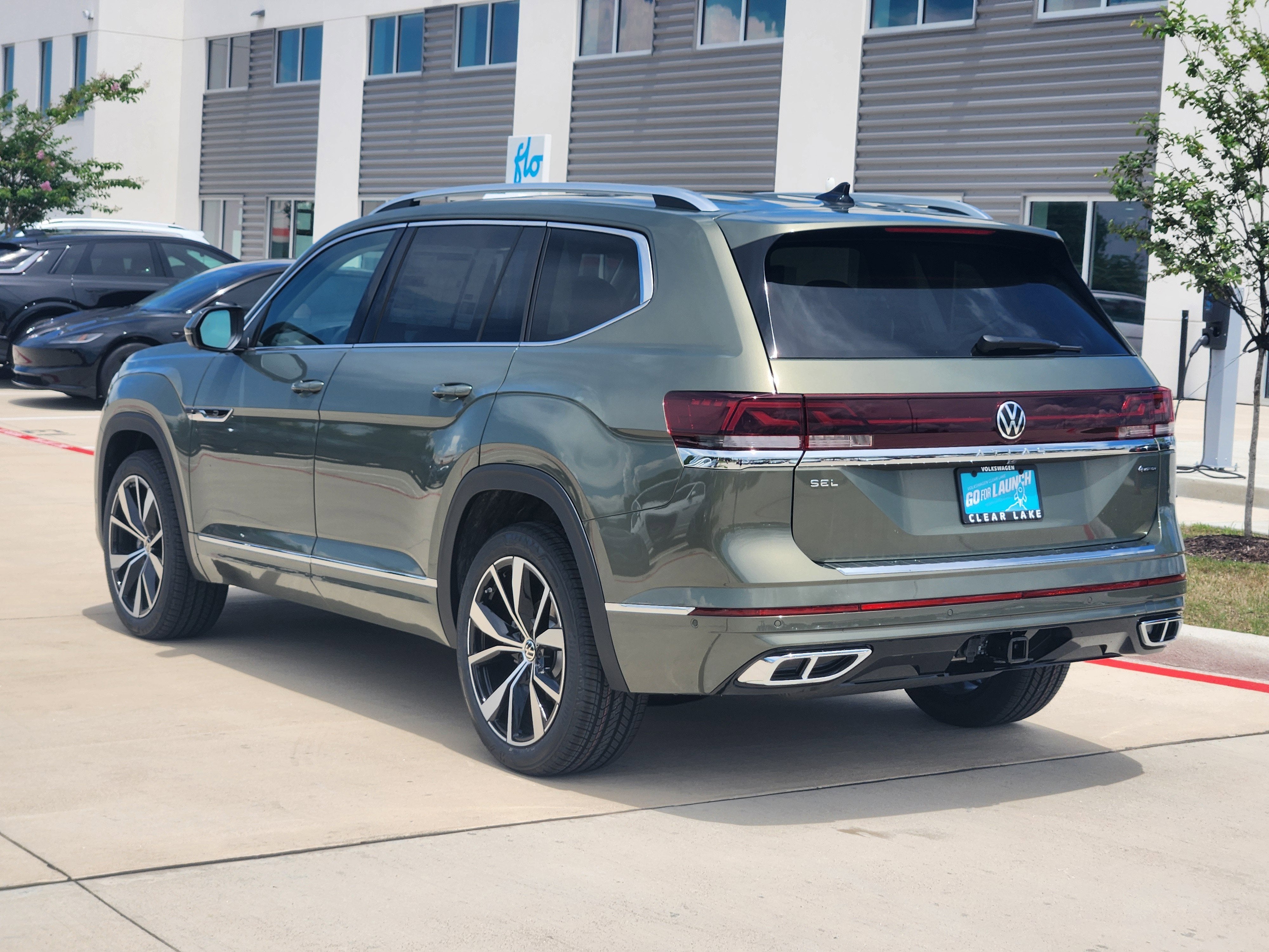 2026 Volkswagen Atlas 2.0T SEL Premium R-Line
