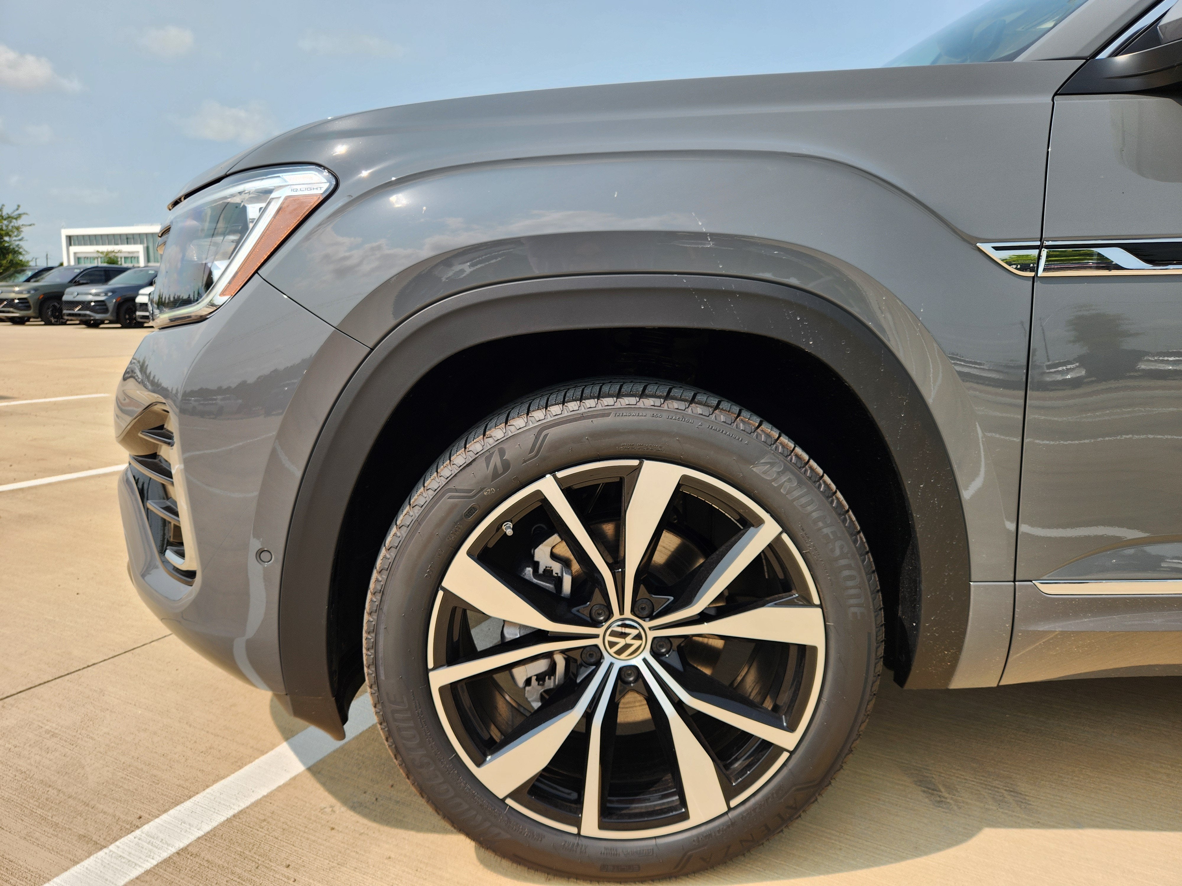 2026 Volkswagen Atlas 2.0T SEL Premium R-Line