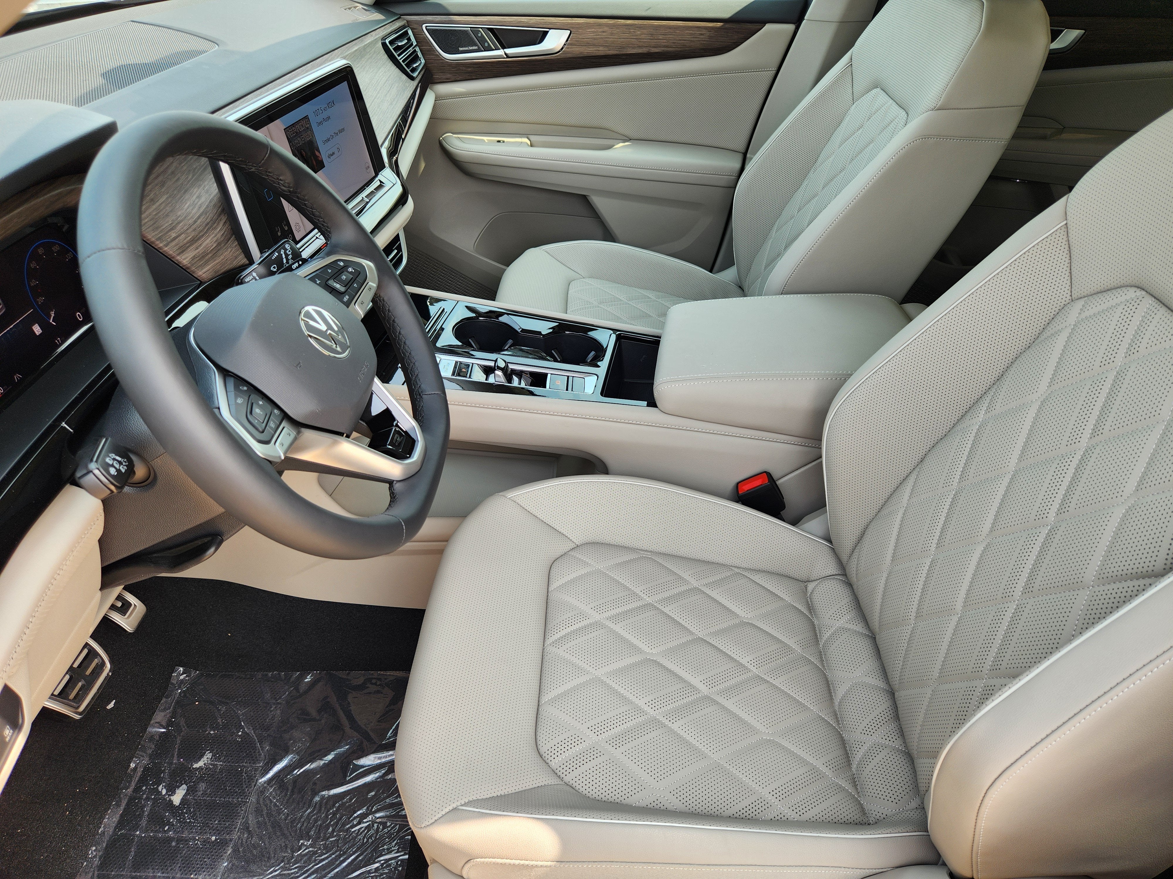 2026 Volkswagen Atlas 2.0T SEL Premium R-Line