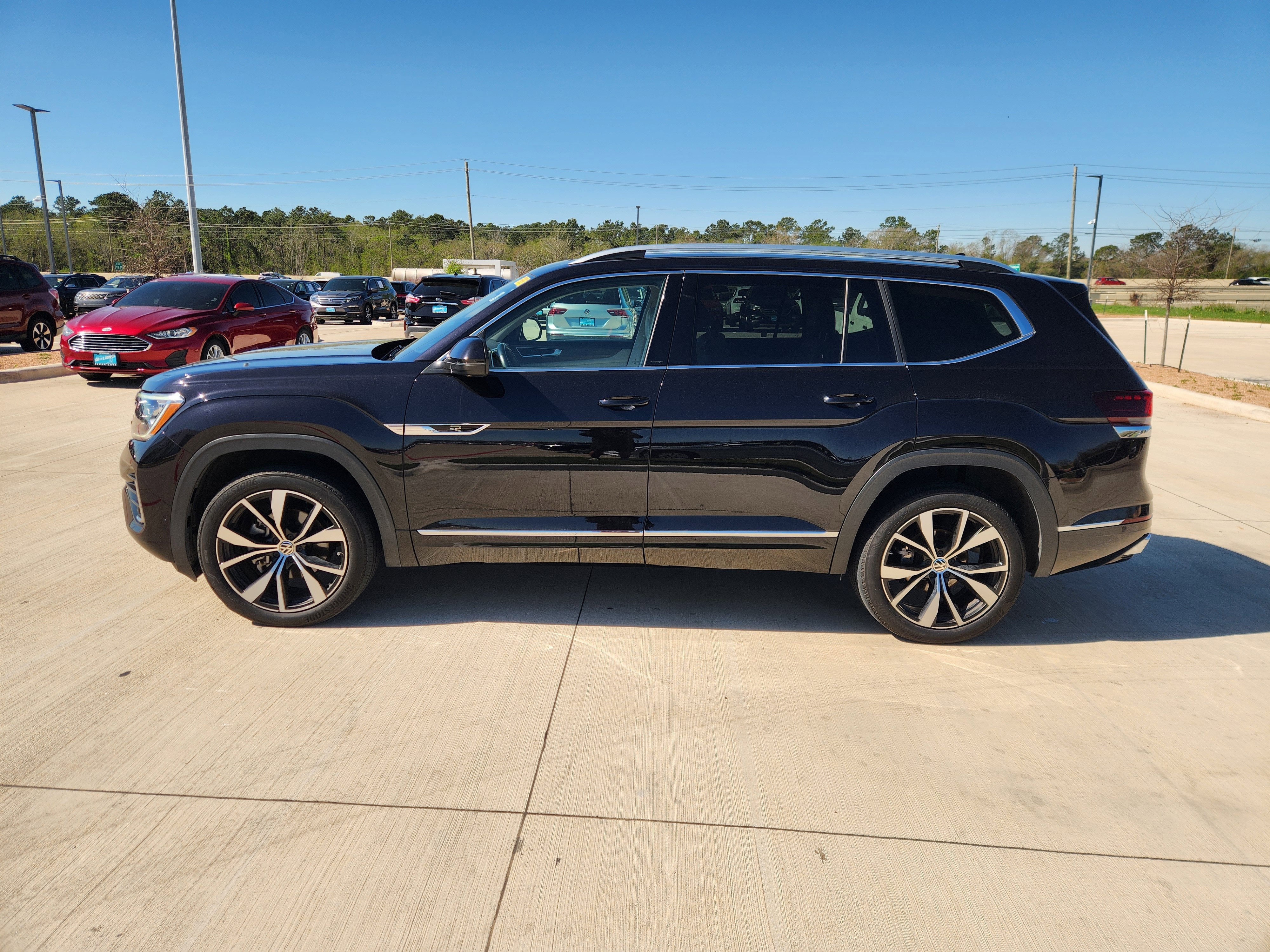 2024 Volkswagen Atlas 2.0T SEL Premium R-Line