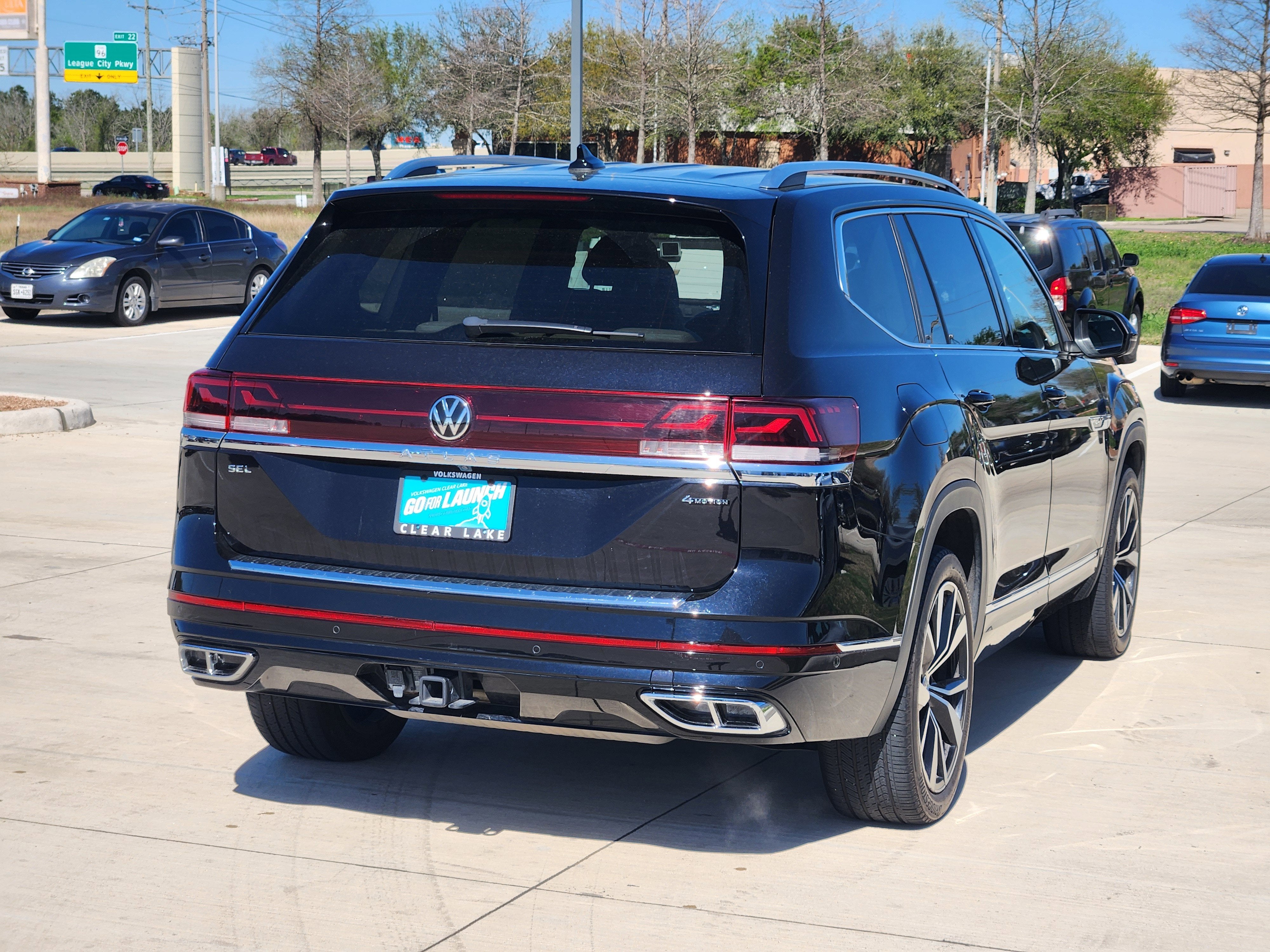 2024 Volkswagen Atlas 2.0T SEL Premium R-Line