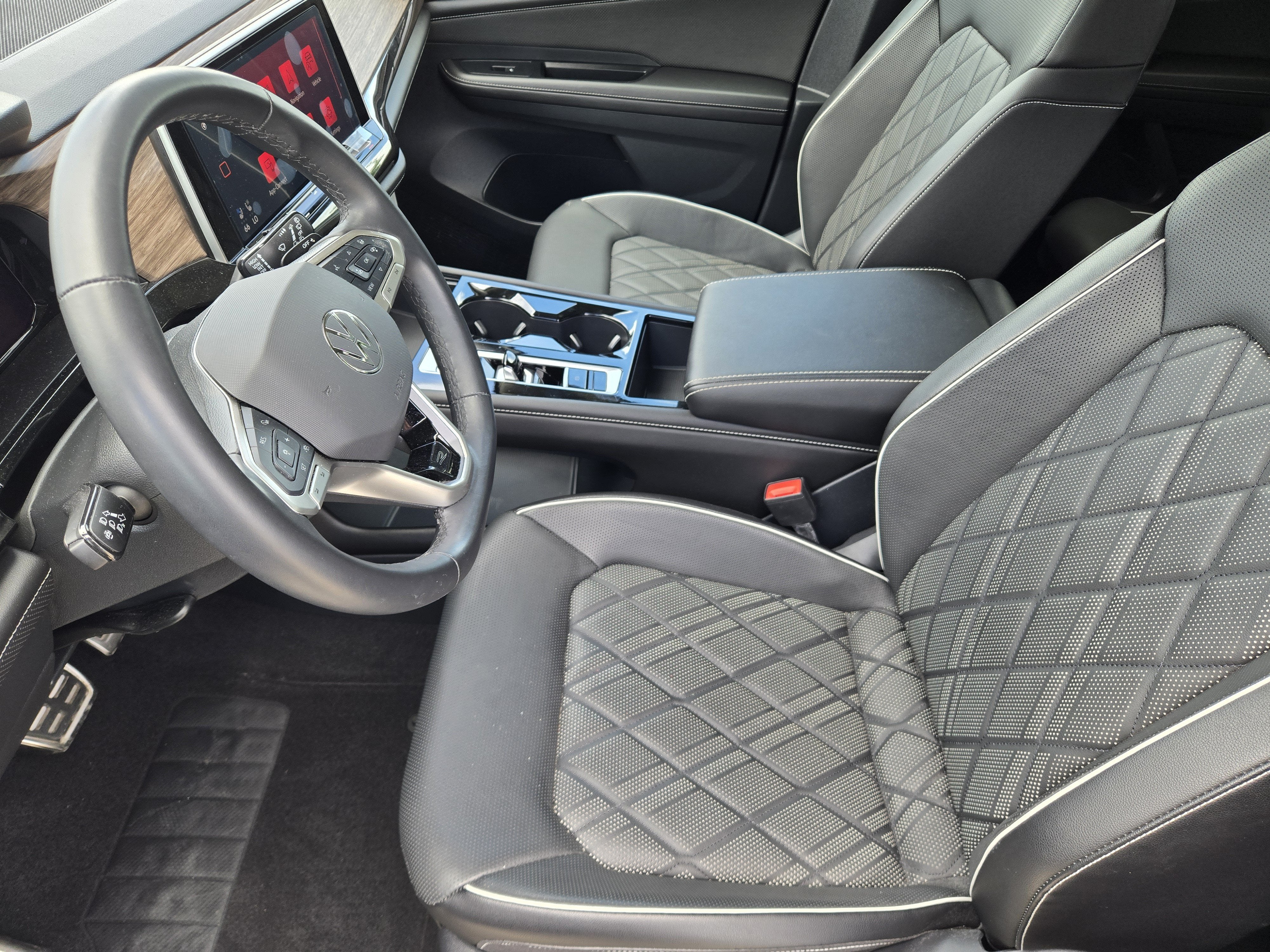 2024 Volkswagen Atlas 2.0T SEL Premium R-Line