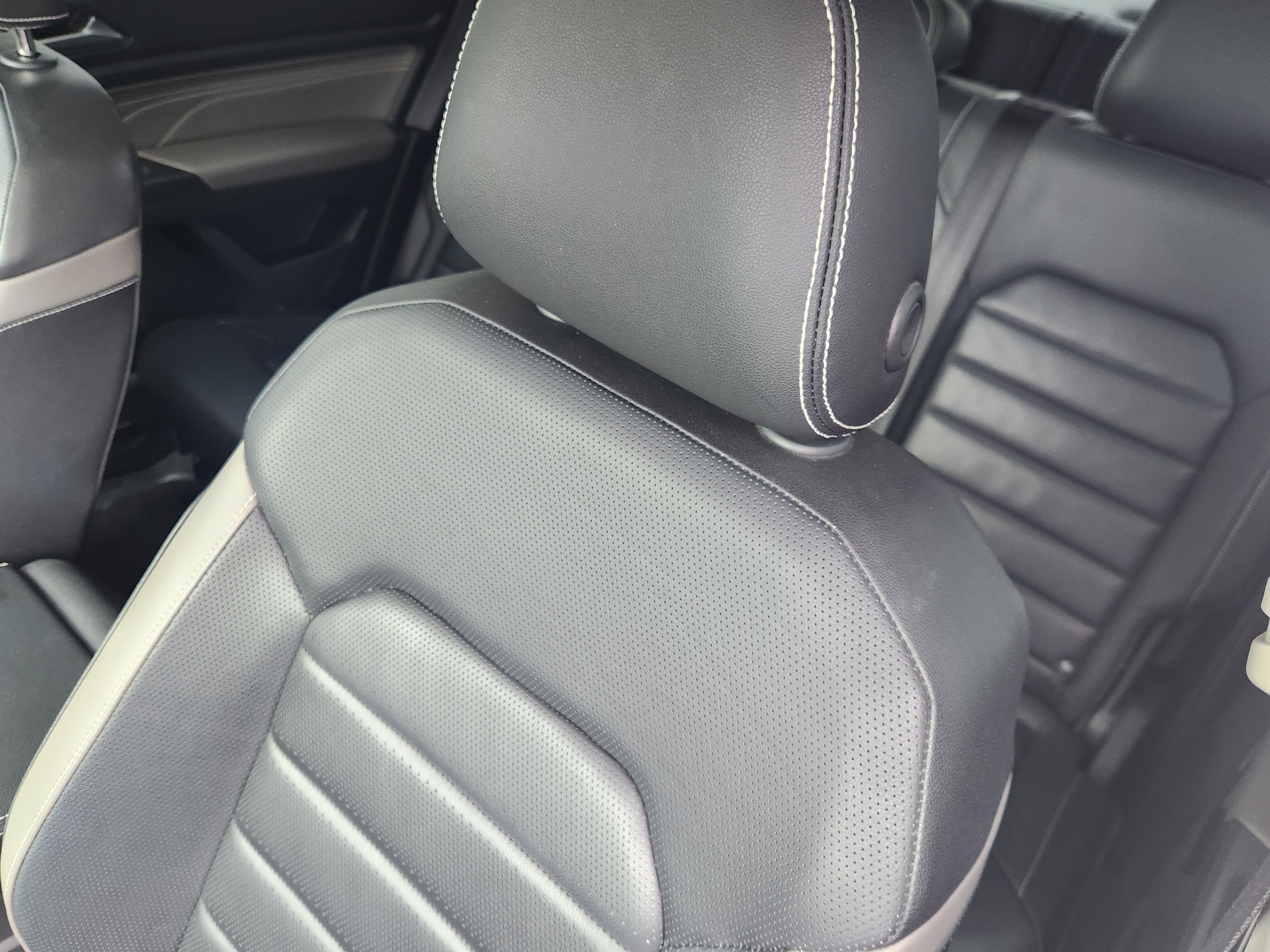 2023 Volkswagen Atlas 3.6L V6 SEL Premium R-Line