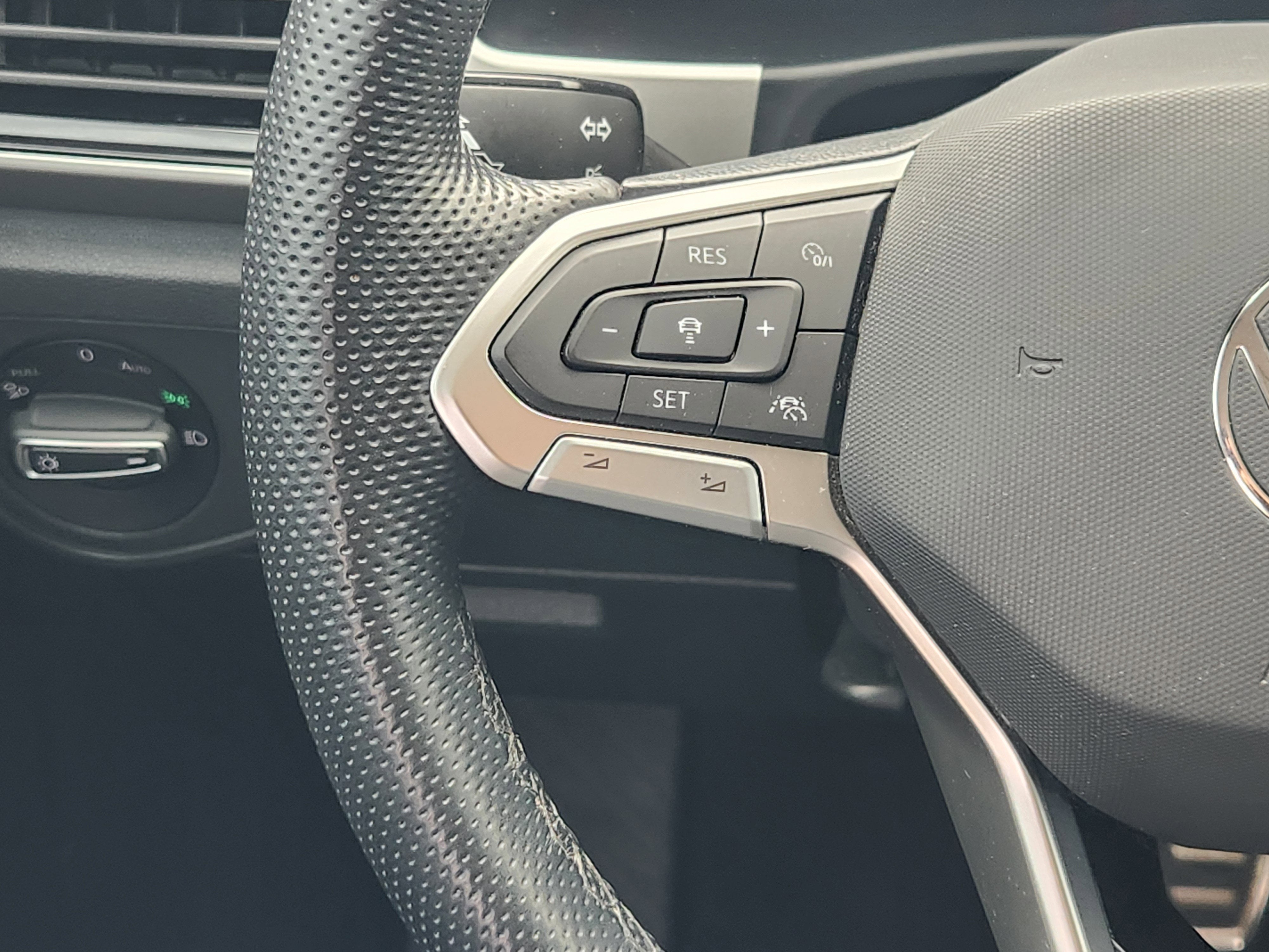 2023 Volkswagen Atlas 3.6L V6 SEL Premium R-Line