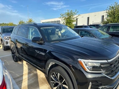 2024 Volkswagen Atlas 2.0T SEL Premium R-Line