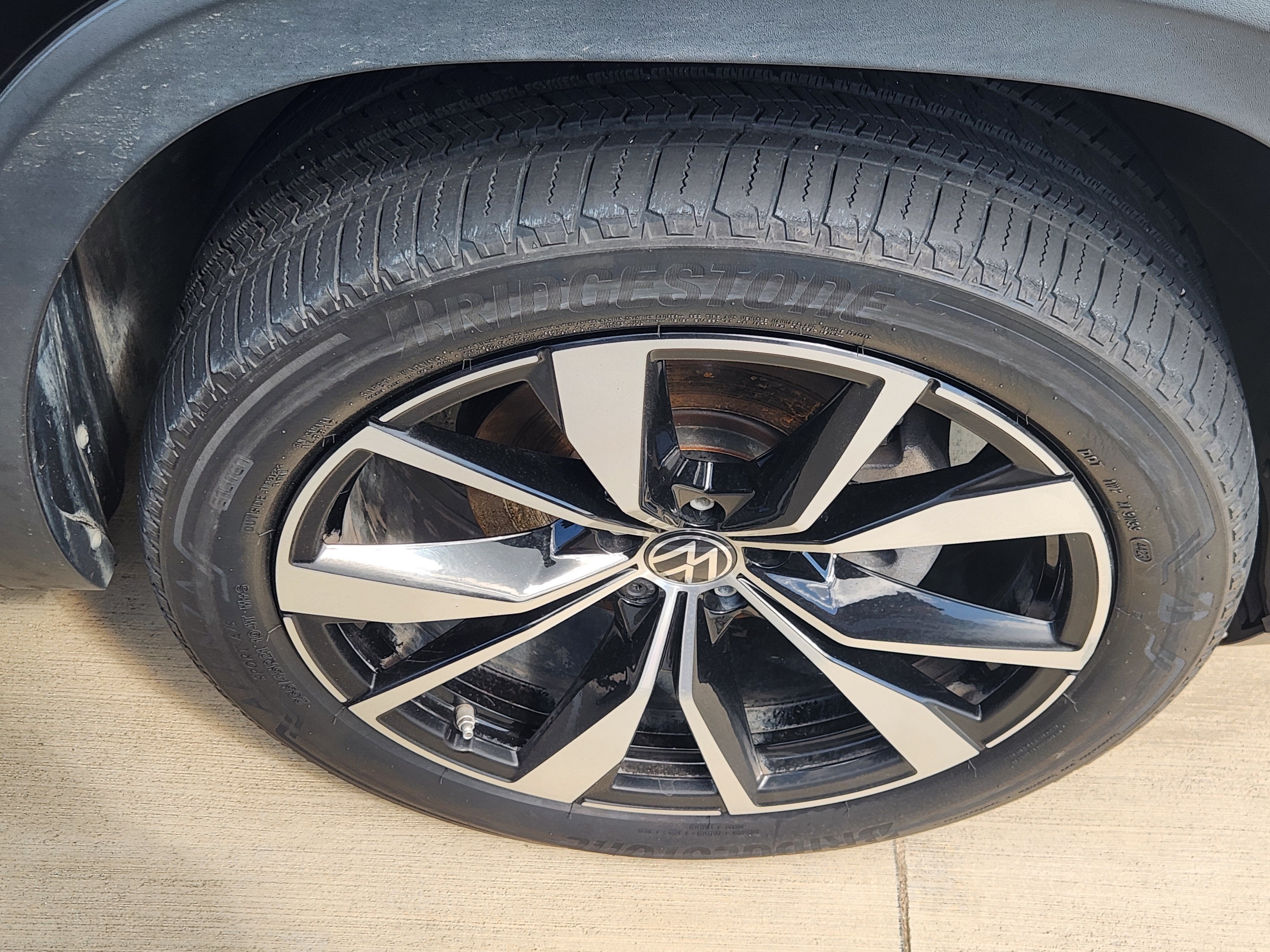2024 Volkswagen Atlas 2.0T SEL Premium R-Line