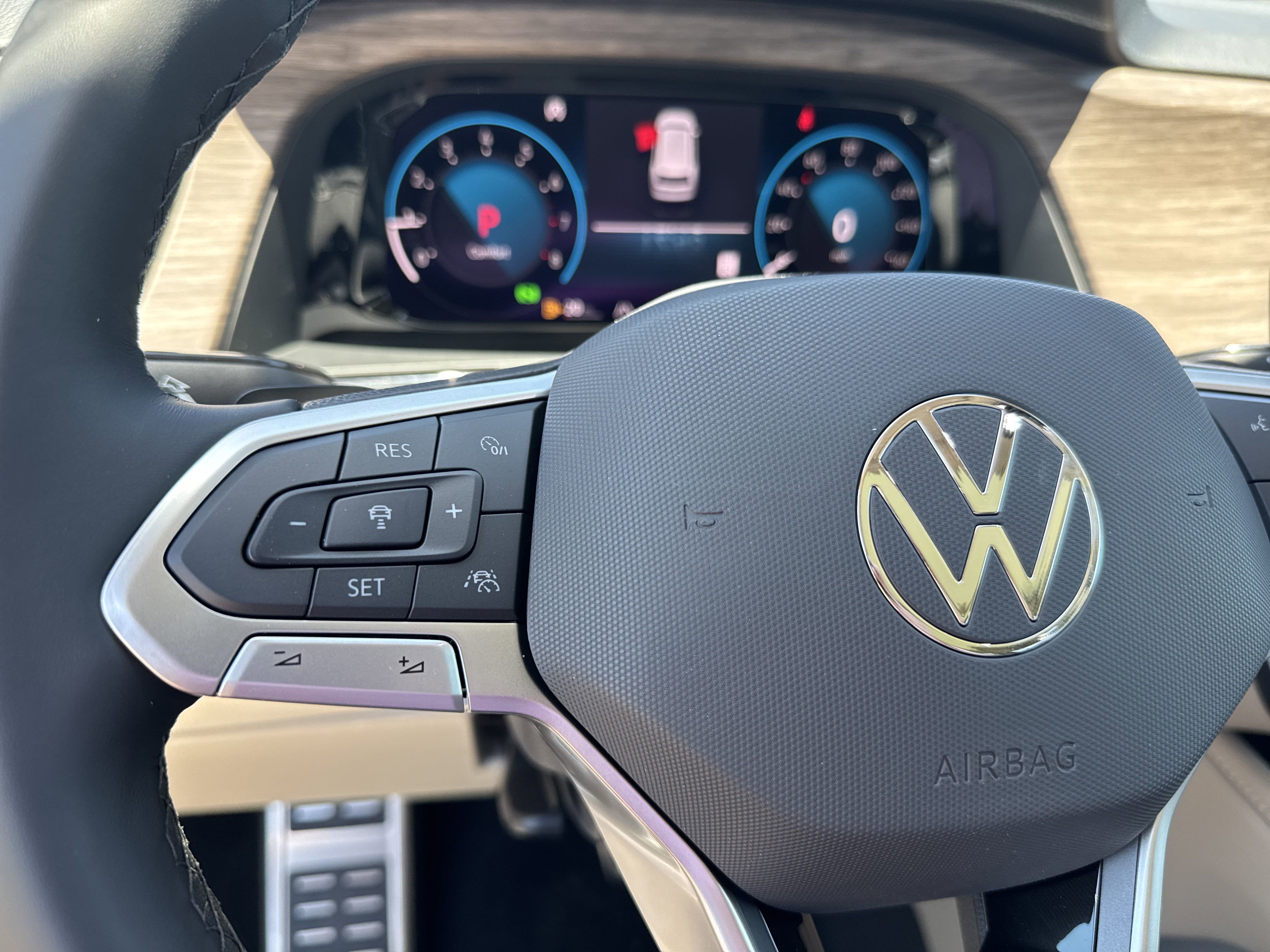 2025 Volkswagen Atlas 2.0T SEL Premium R-Line