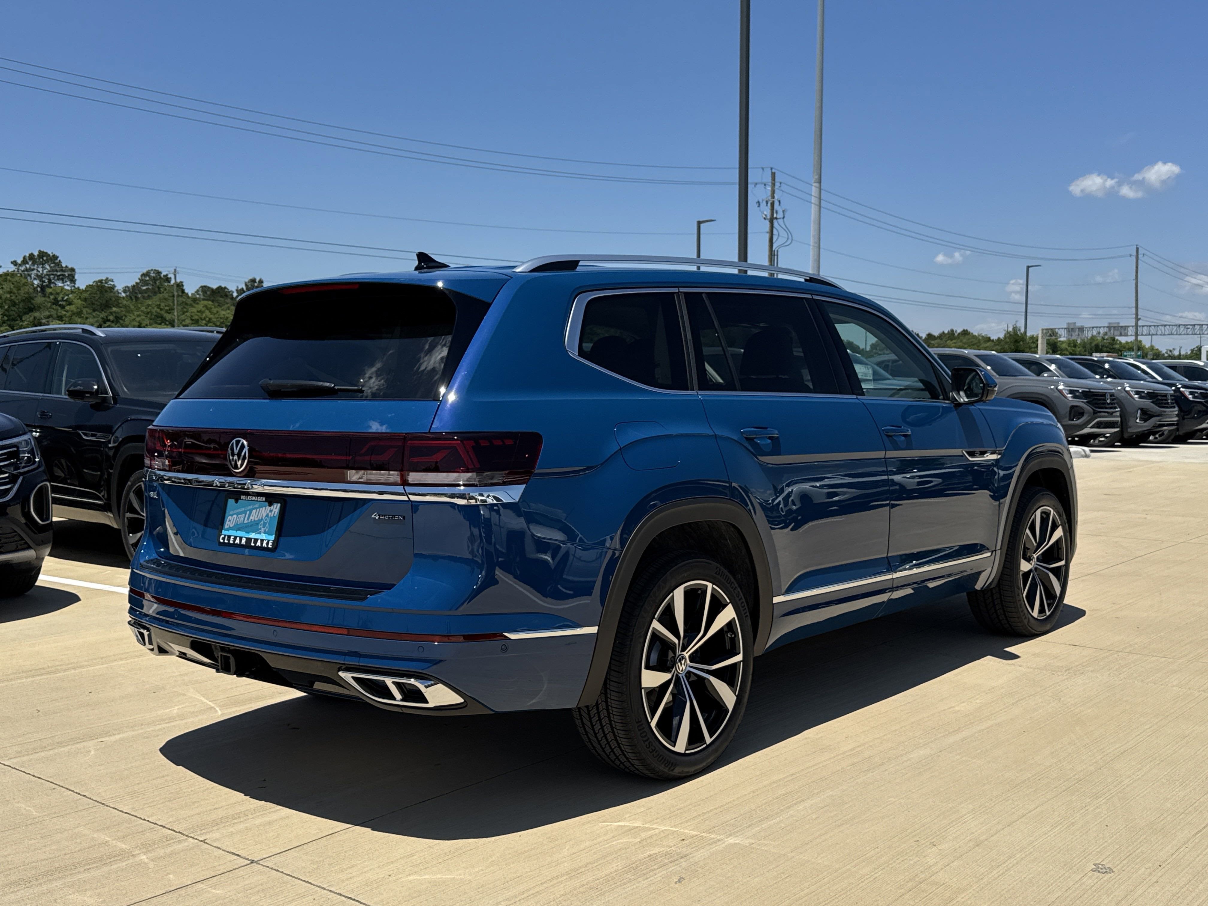 2025 Volkswagen Atlas 2.0T SEL Premium R-Line