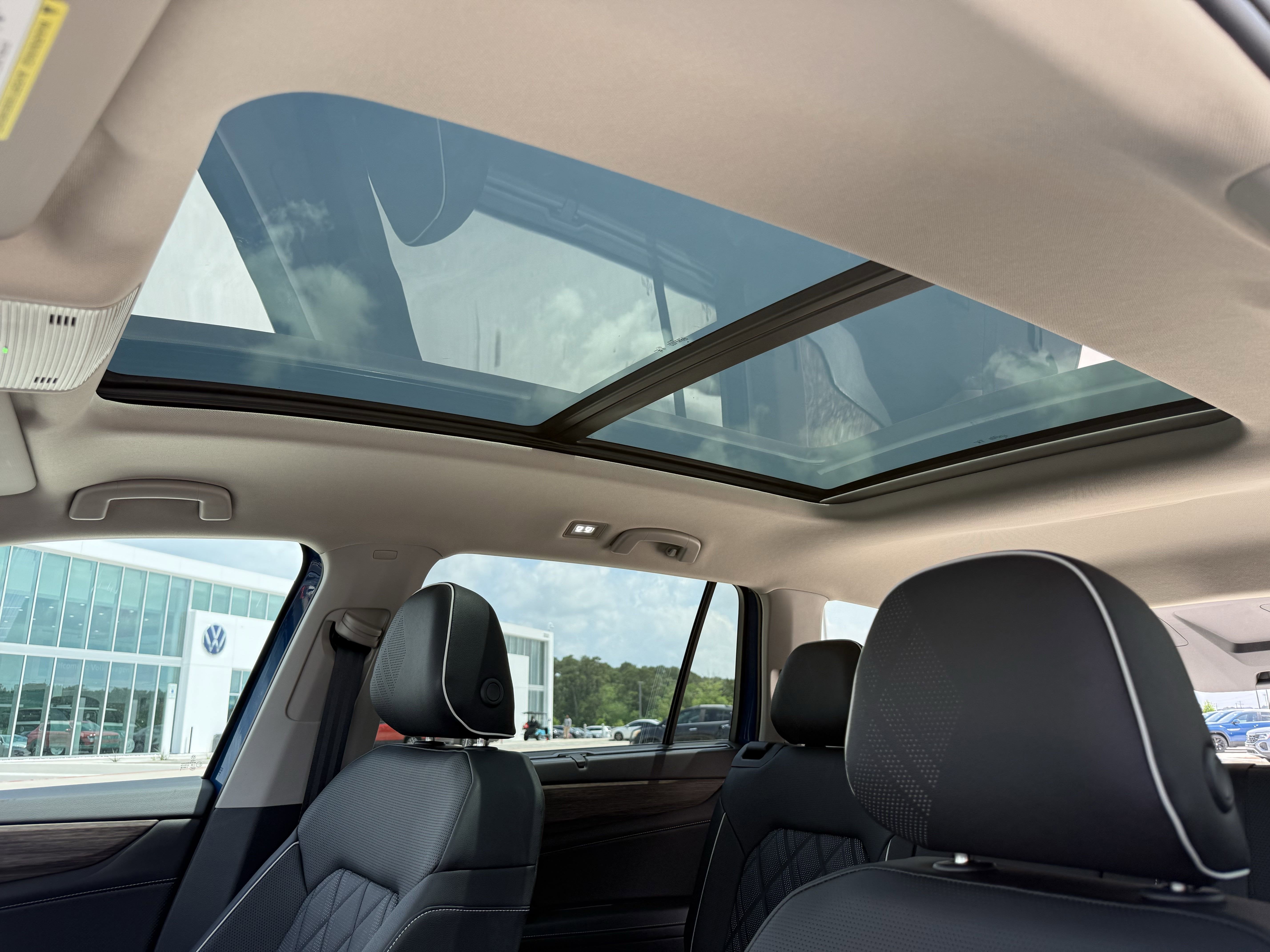 2025 Volkswagen Atlas 2.0T SEL Premium R-Line