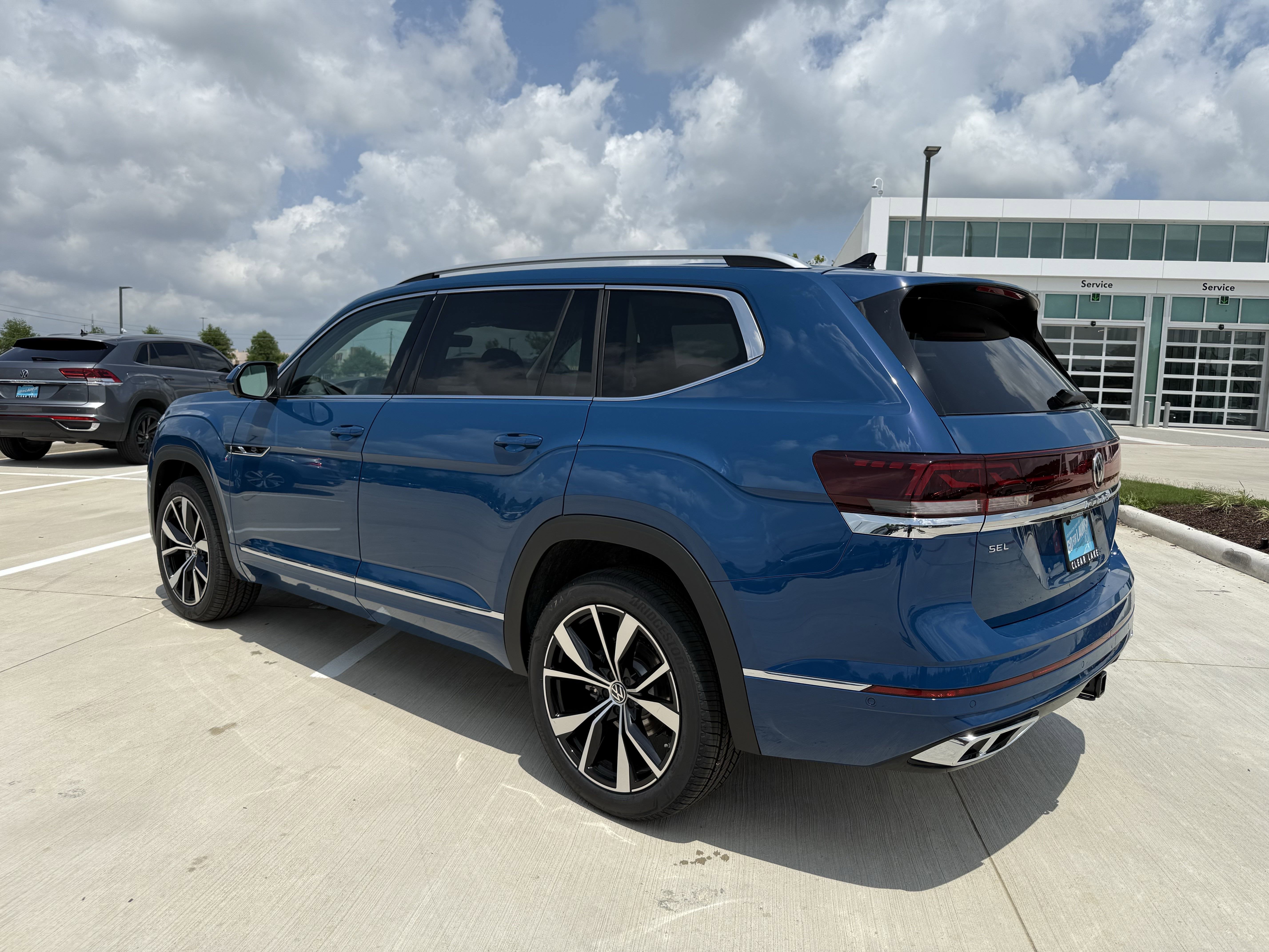 2025 Volkswagen Atlas 2.0T SEL Premium R-Line