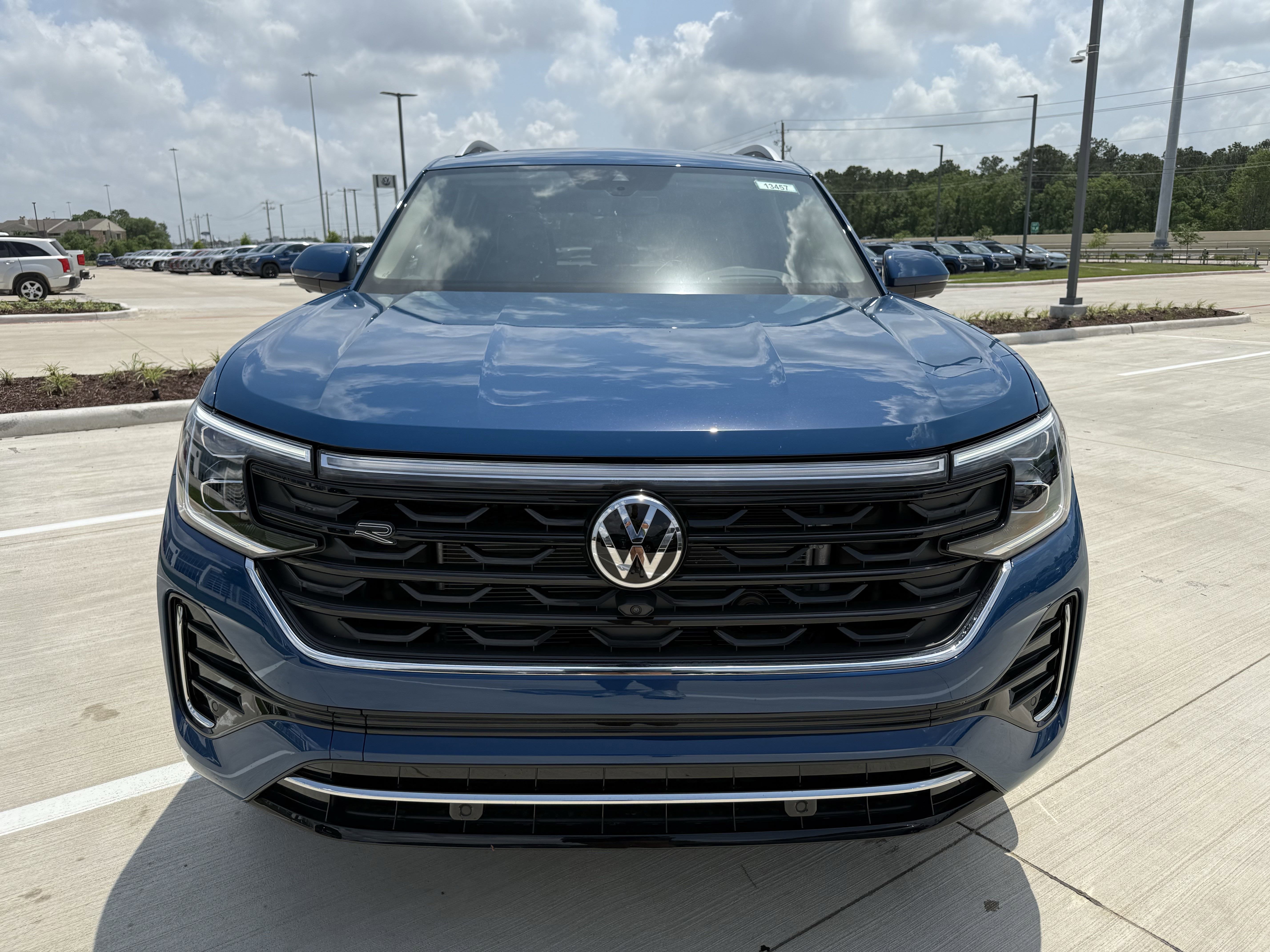 2025 Volkswagen Atlas 2.0T SEL Premium R-Line