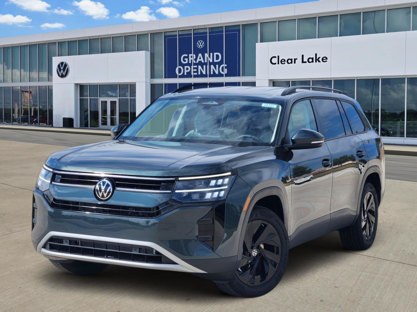 2027 Volkswagen Atlas SE w/Technology