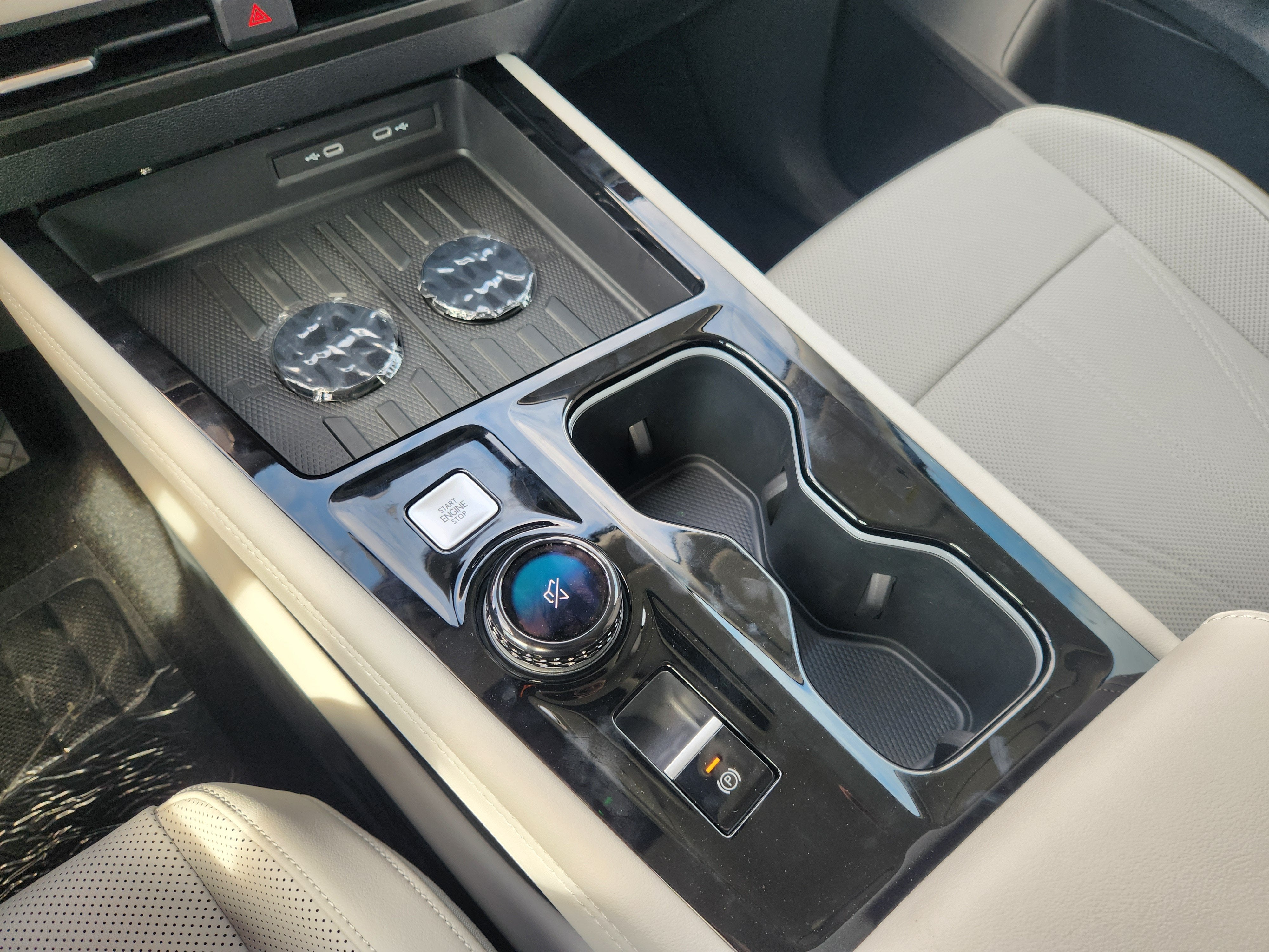 2027 Volkswagen Atlas SE w/Technology